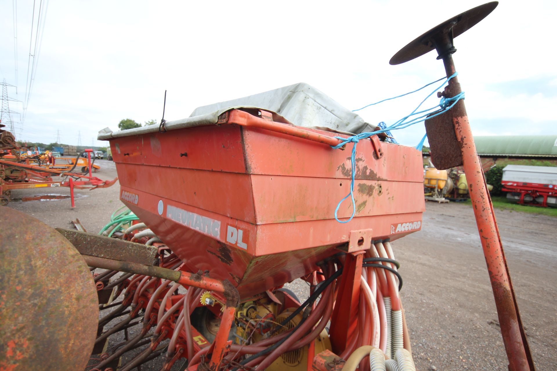 Accord Pneumatic DL 4M mounted Suffolk coulter drill. - Image 17 of 28