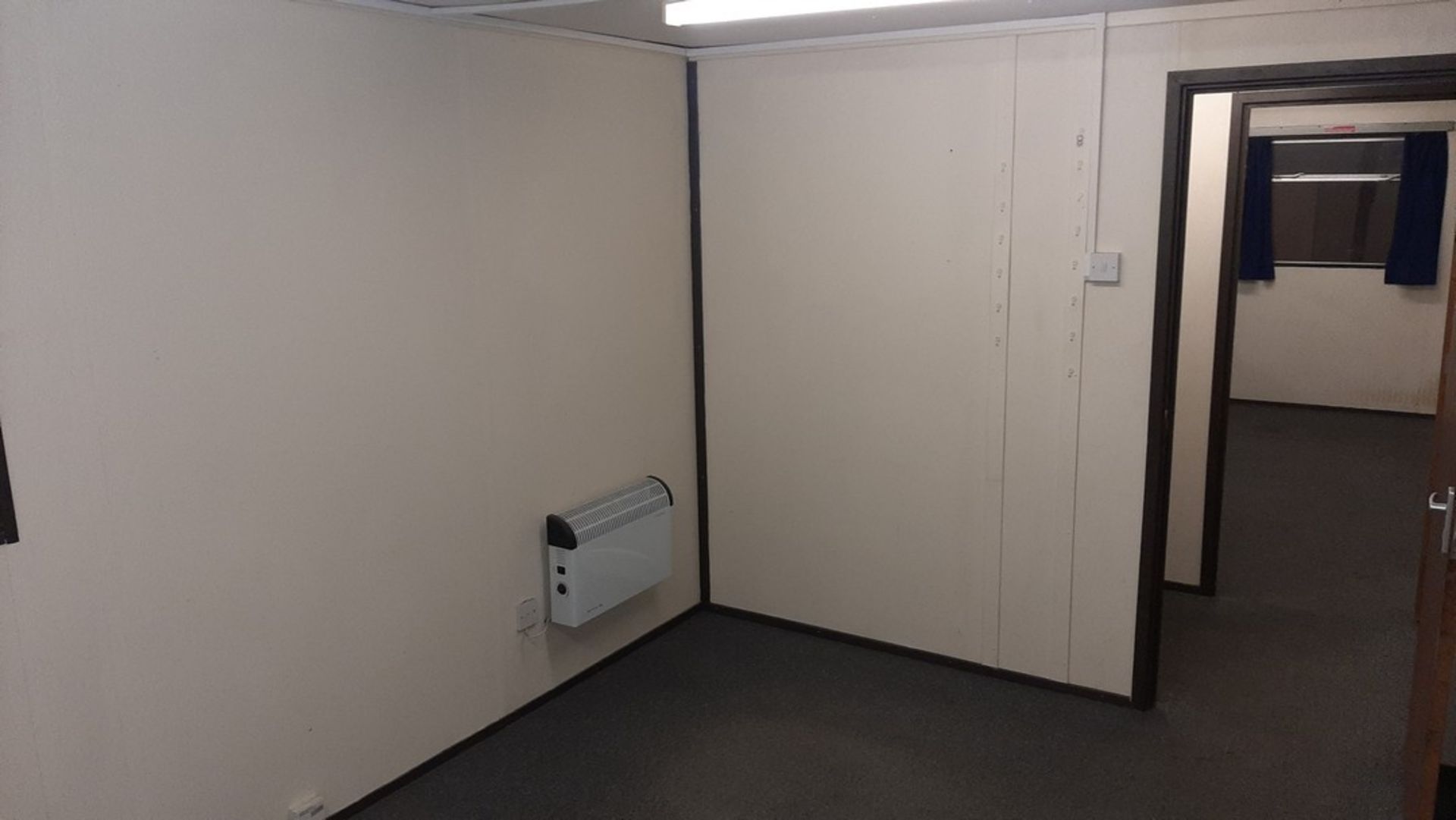 10ft x 32ft jack leg cabin. With two 10ftx 14ft rooms and hall. Used as office inside building. - Image 19 of 25