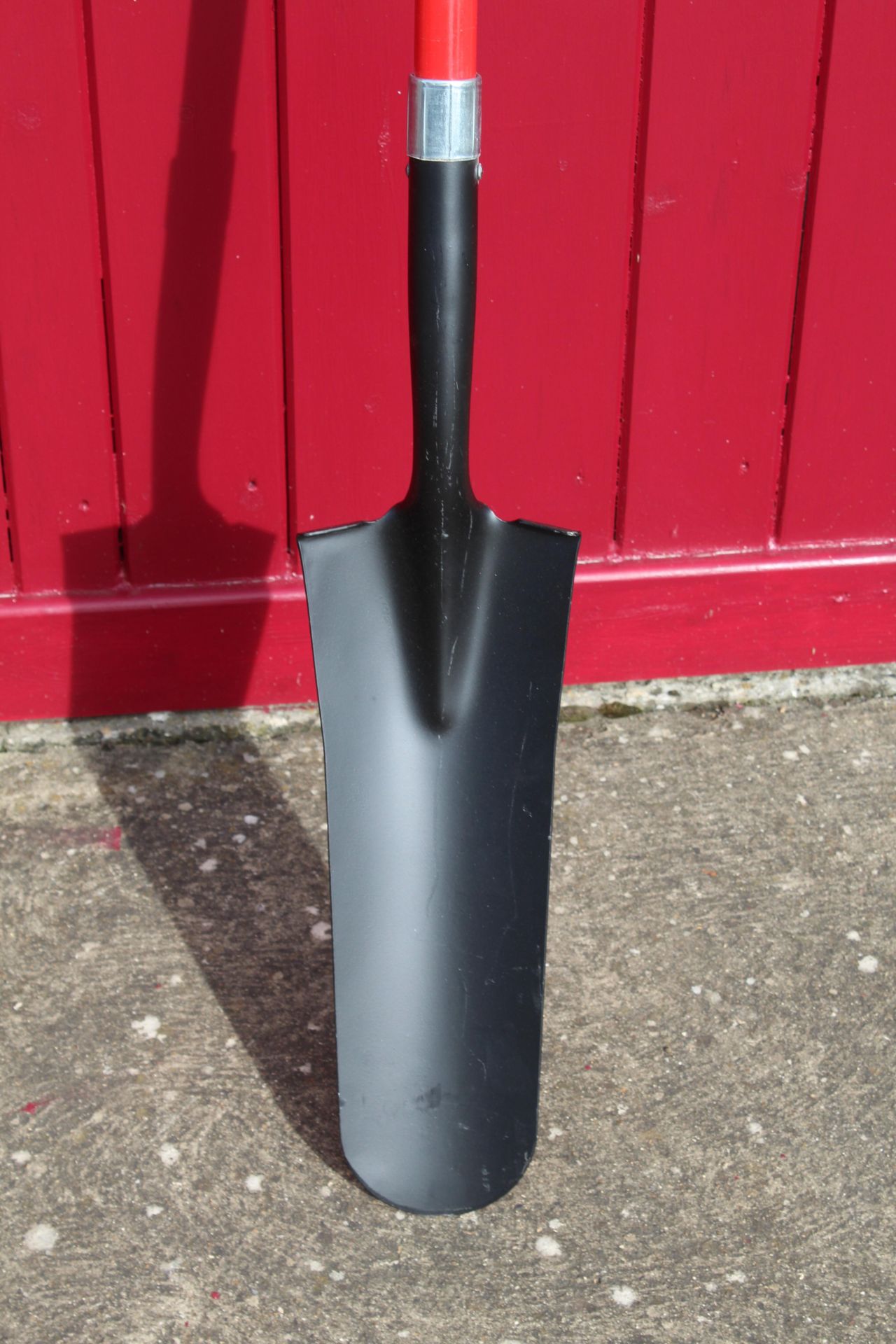 Long handled post hole spade. V - Image 3 of 3