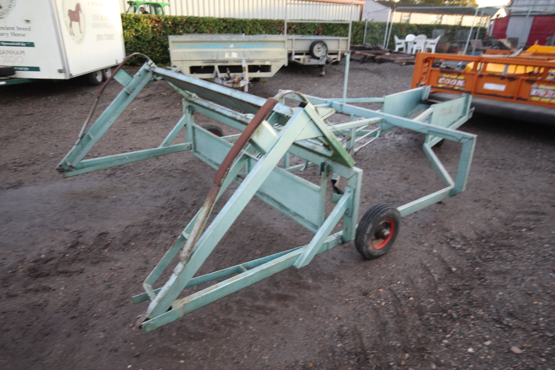Cook Windrower flat 8 bale sledge. V - Image 3 of 15