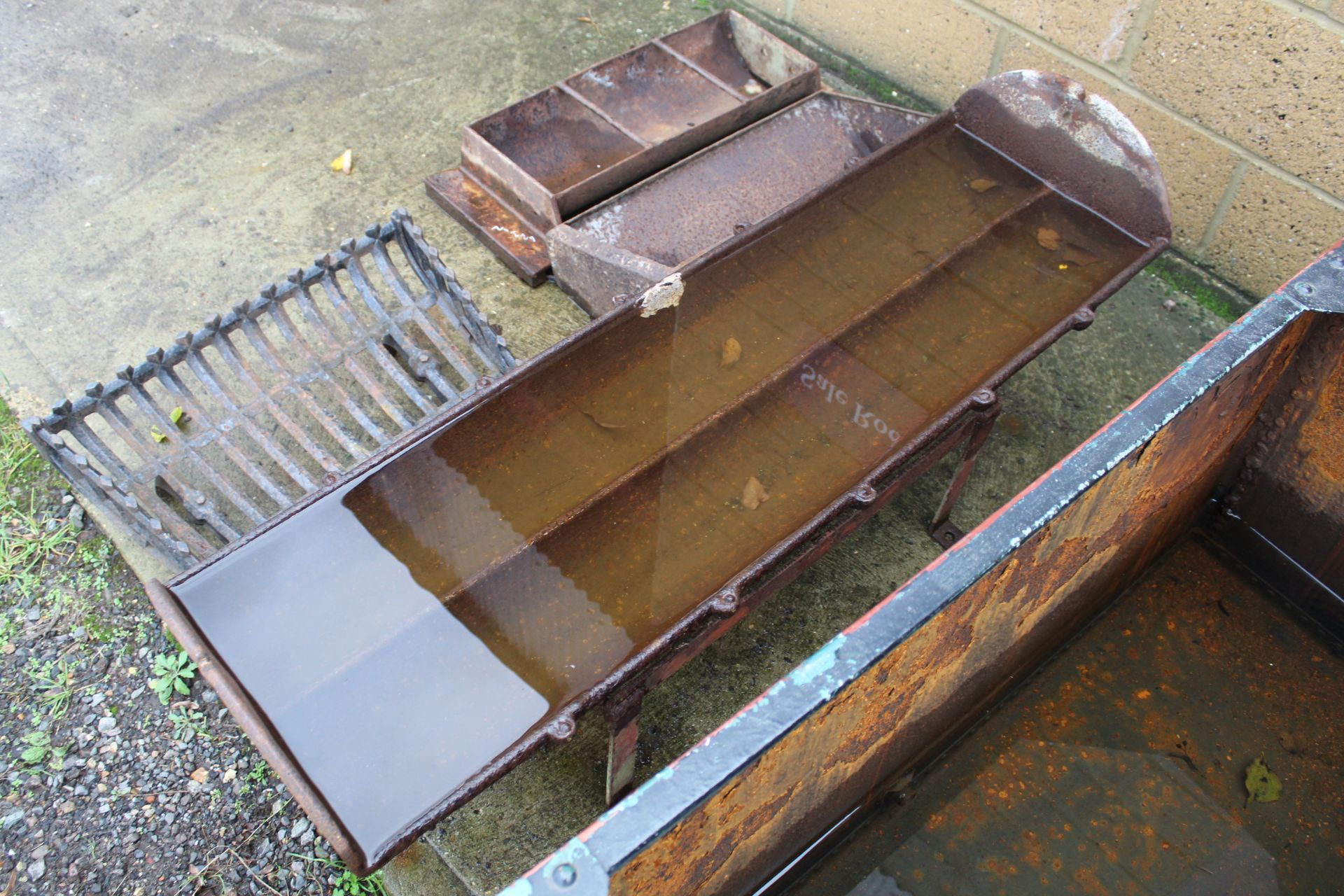 Long cast iron trough on stand. - Image 4 of 4