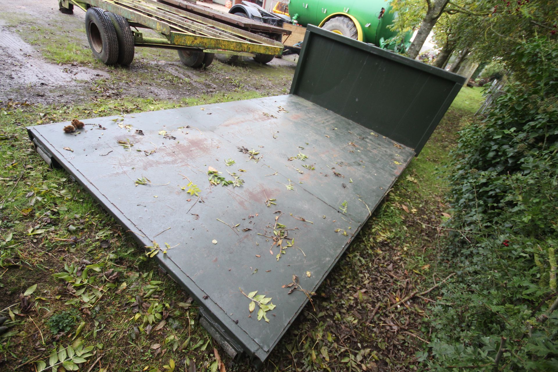 Flatbed hook loader body. c.8ft wide by 12ft 6in long. V - Image 4 of 9