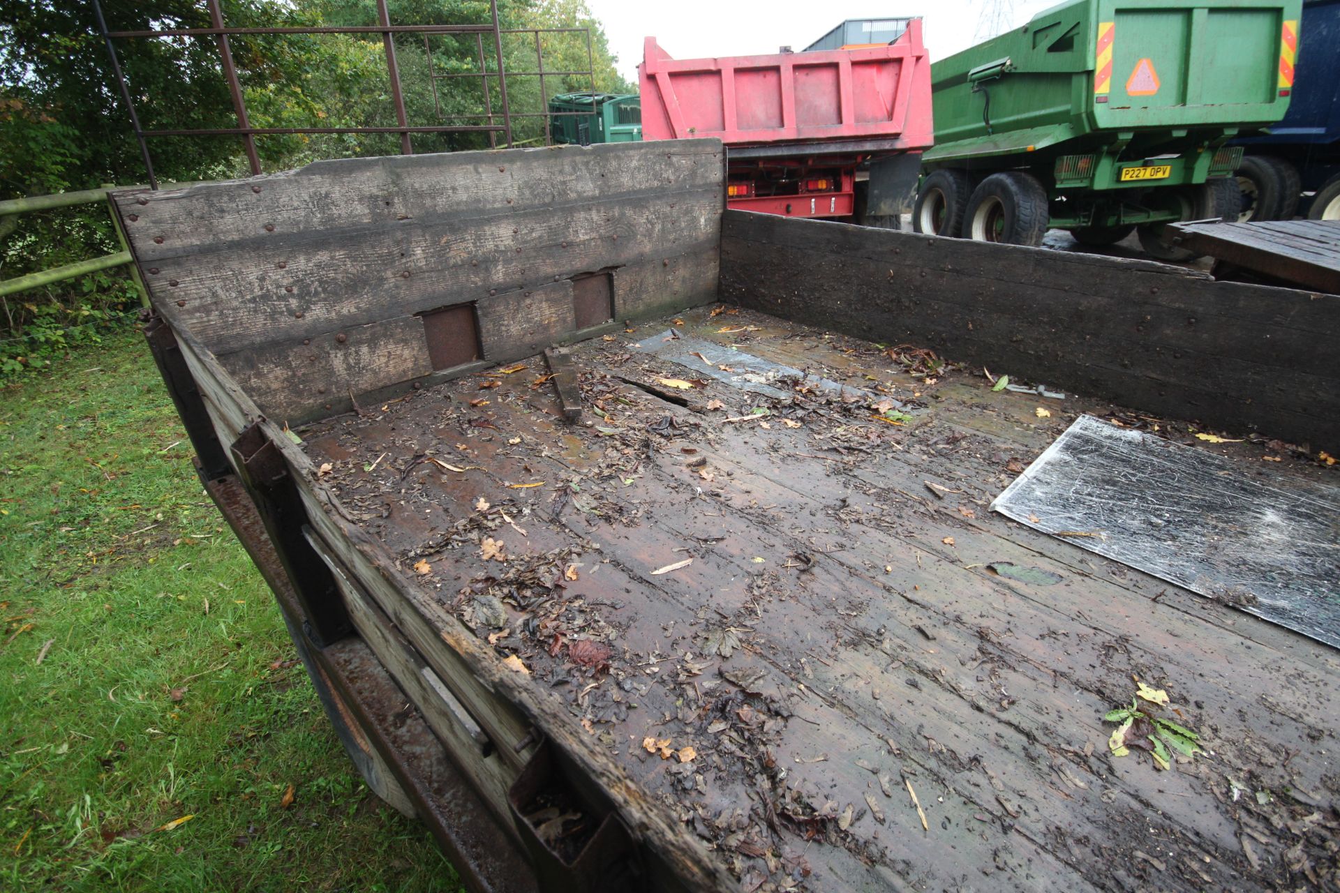 Ferguson FJEA-40 3T tipping trailer. With drop in sides and 12-stud axle. Badged. Serial number - Image 10 of 15