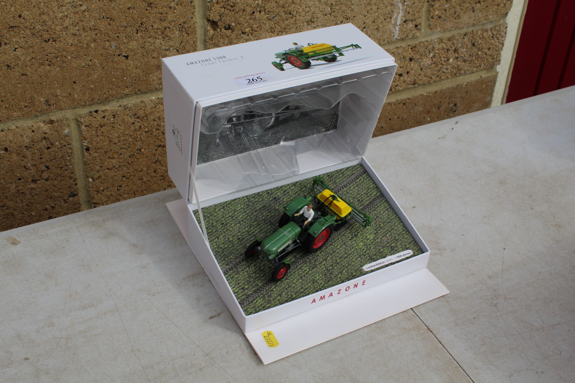 UH Fendt Farmer 2 & Amazone Sprayer Box Set - Limited Edition 1/32. V