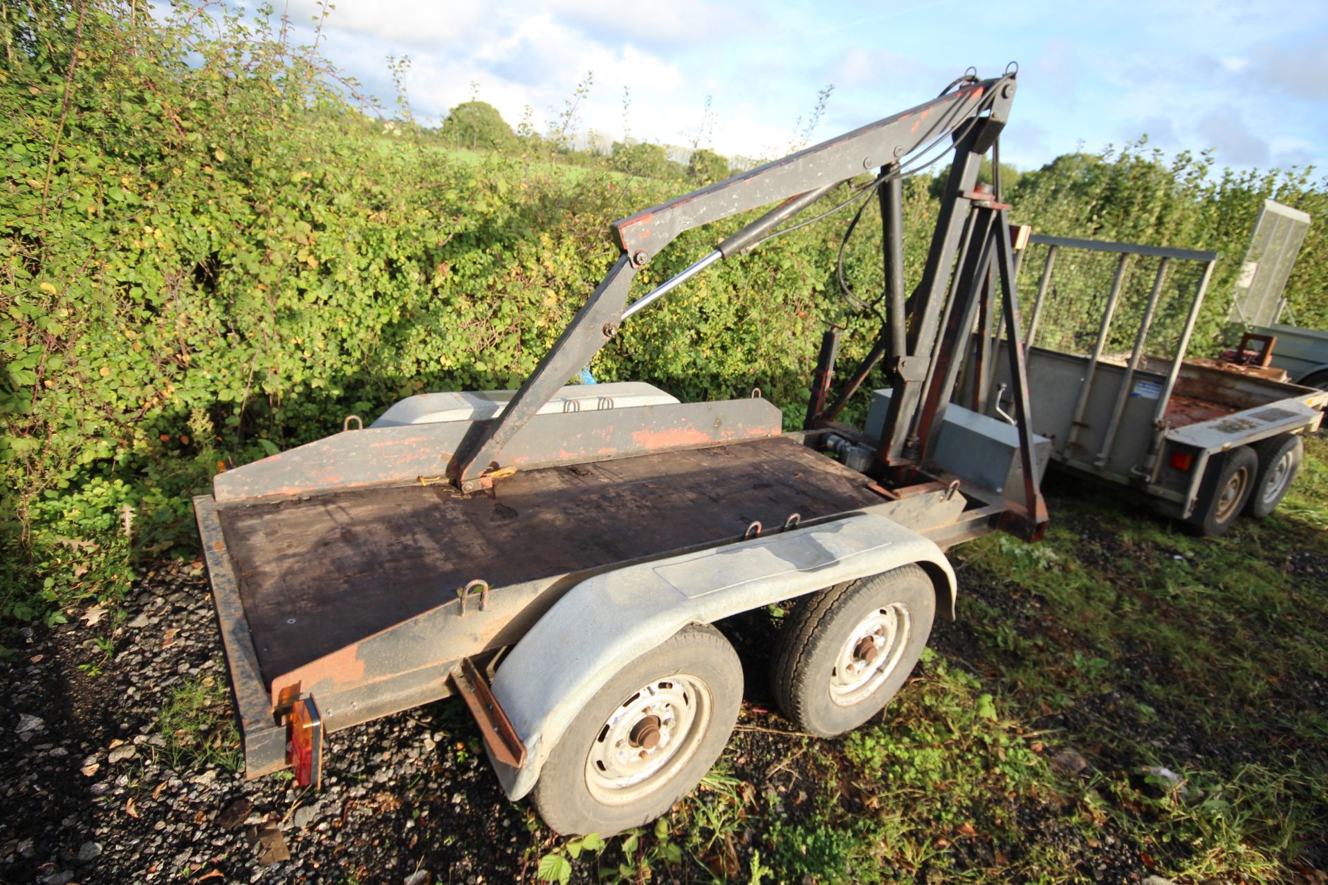 Twin axle trailer. Fitted with HIAB crane. - Image 4 of 20