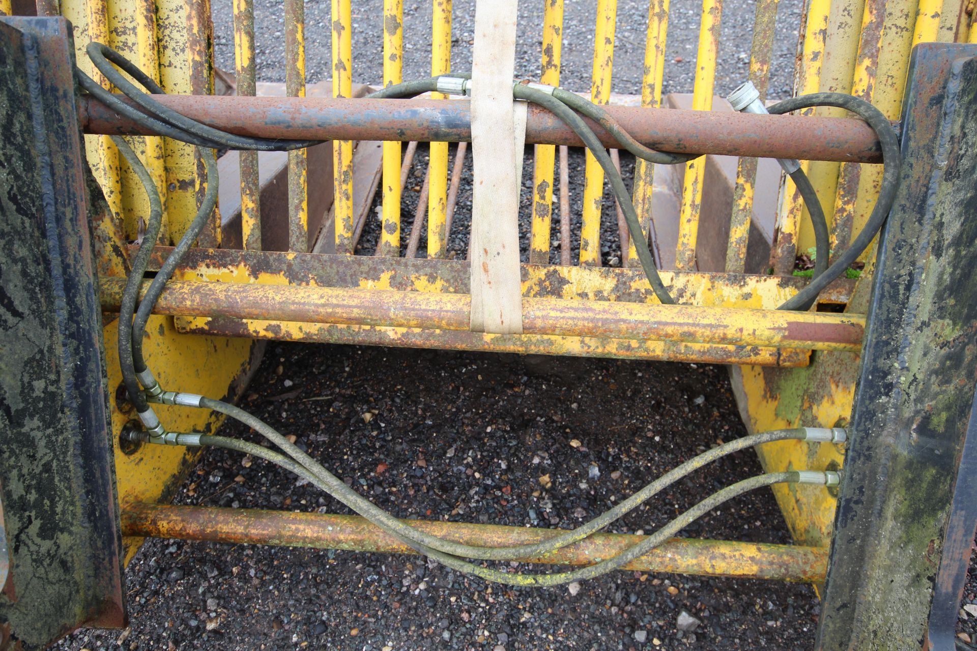 Toe tip beet bucket. JCB Q fit brackets. V - Image 8 of 11