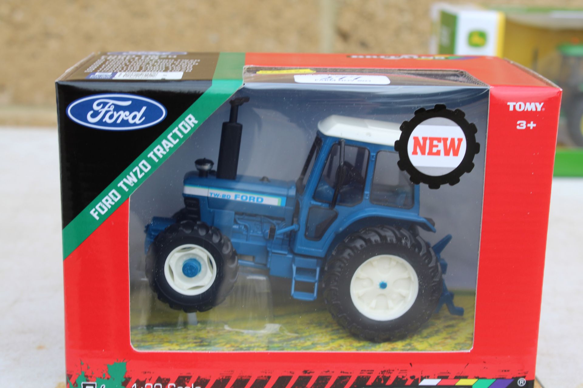 Britains Ford TW20 Tractor 1/32. V - Image 2 of 2