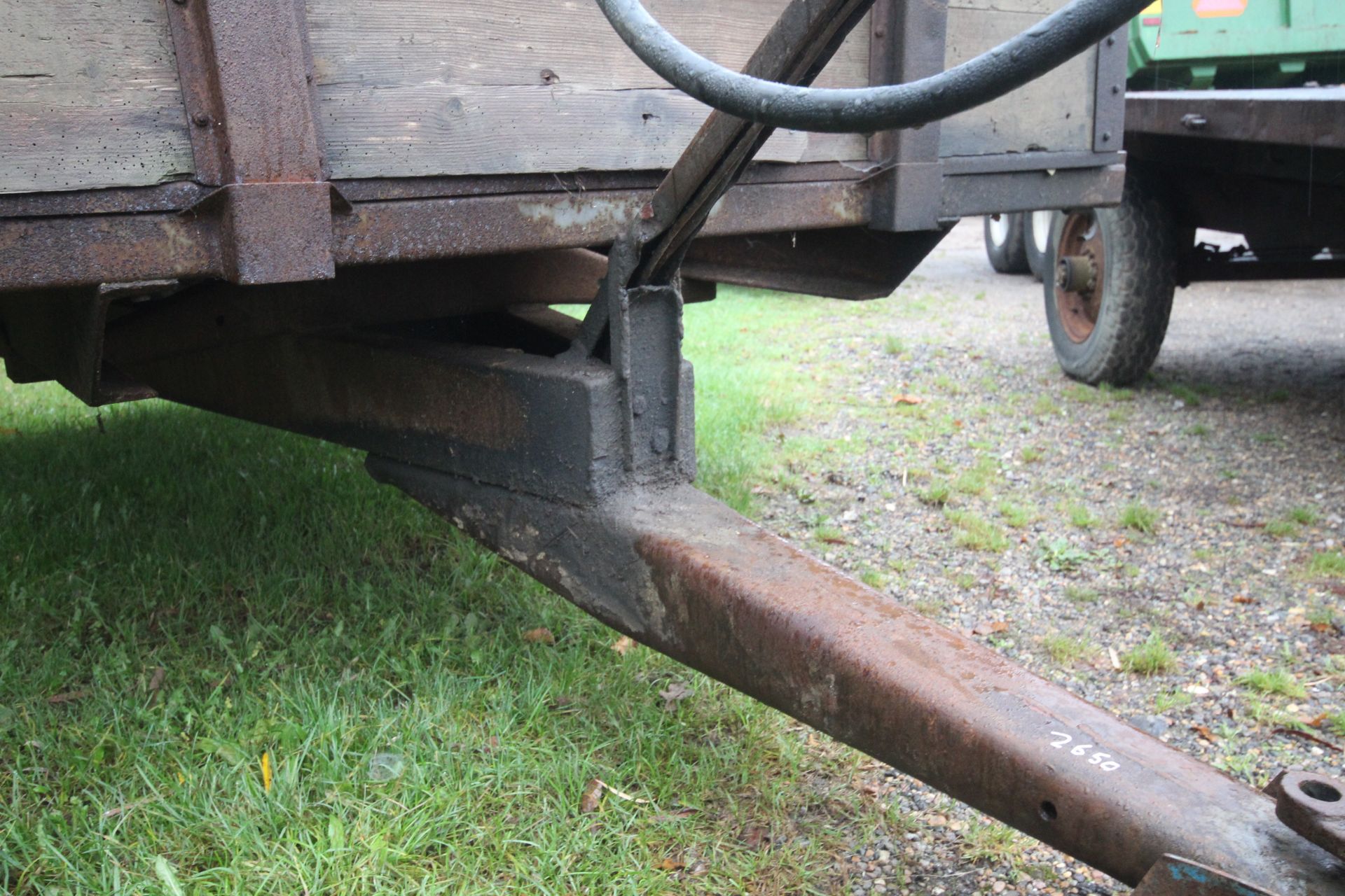 Ferguson FJEA-40 3T tipping trailer. With drop in sides and 12-stud axle. Badged. Serial number - Image 6 of 15