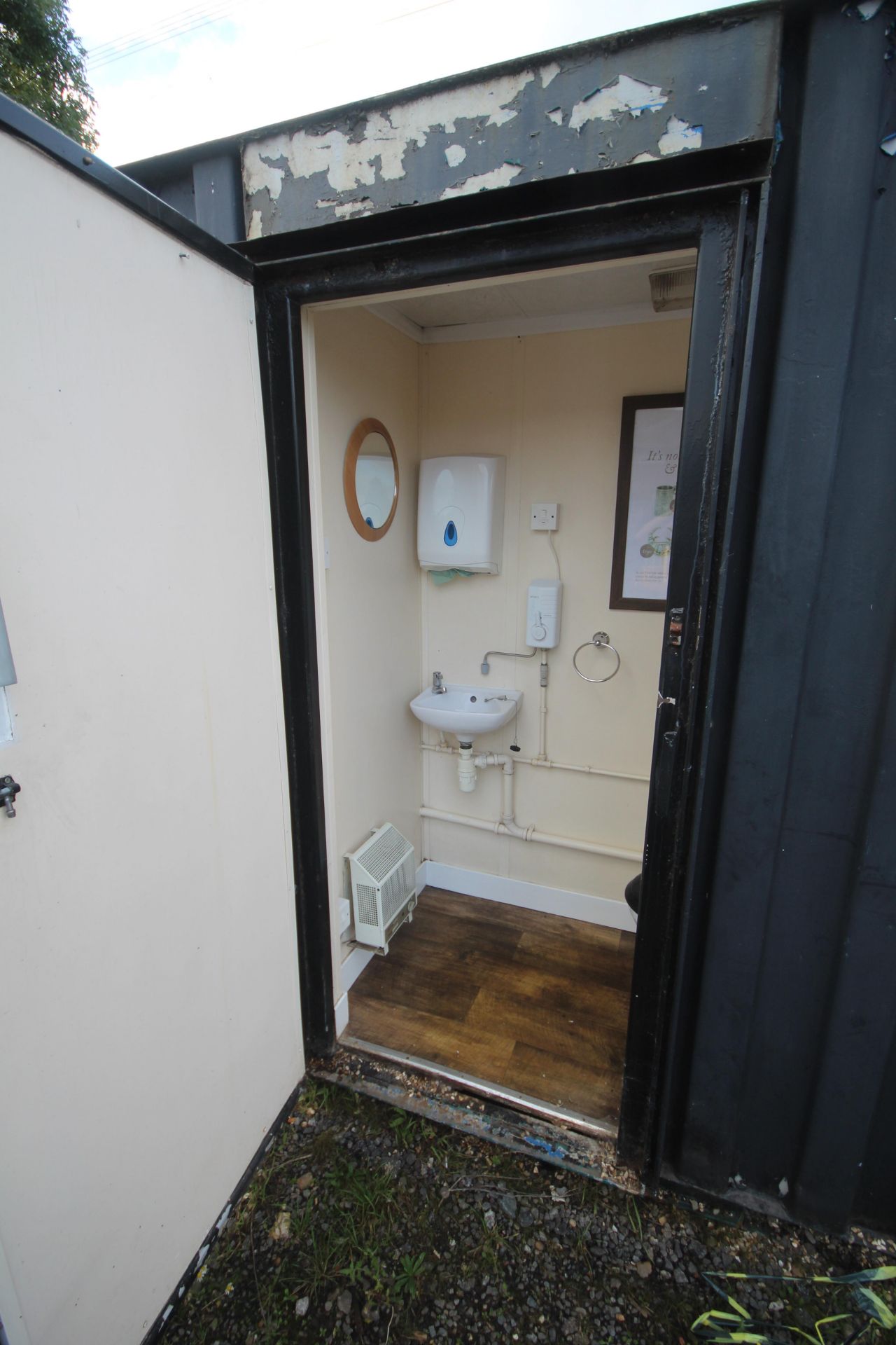 Fully fitted container toilet block. Single ladies and 2+1 gents. Recently removed. V - Image 6 of 17
