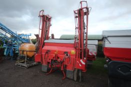 Kuhn pneumatic 20m full width fertiliser spreader. With Avadex rollers. Control box held