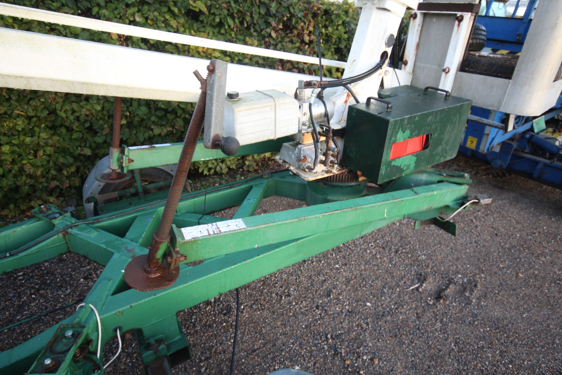 Simon Gofor 120 trailed electric cherry picker. 1990. Serial number 3355. With built in charger. V - Image 11 of 27