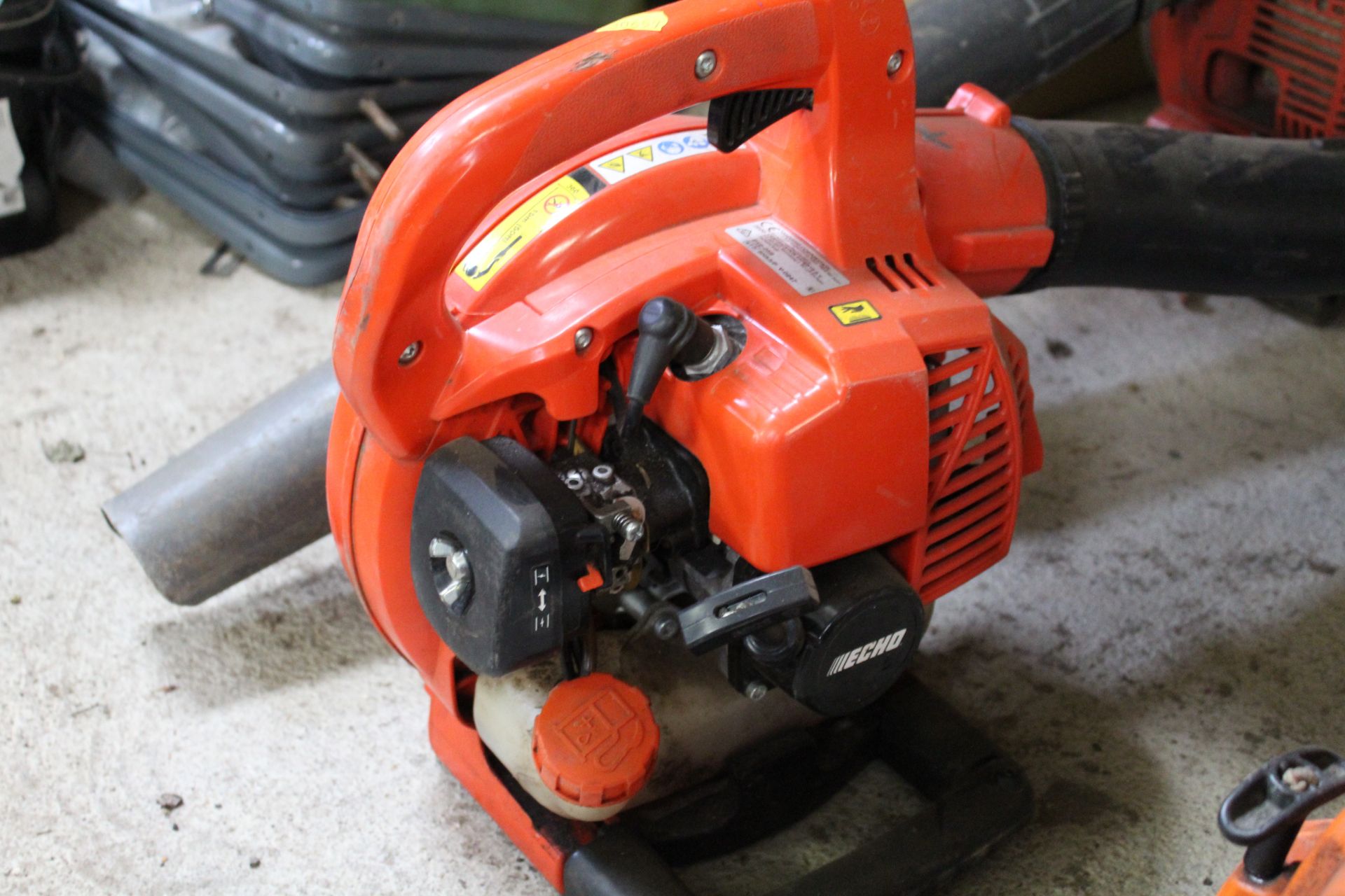 2x Echo petrol leaf blowers for spares or repair. - Image 2 of 3