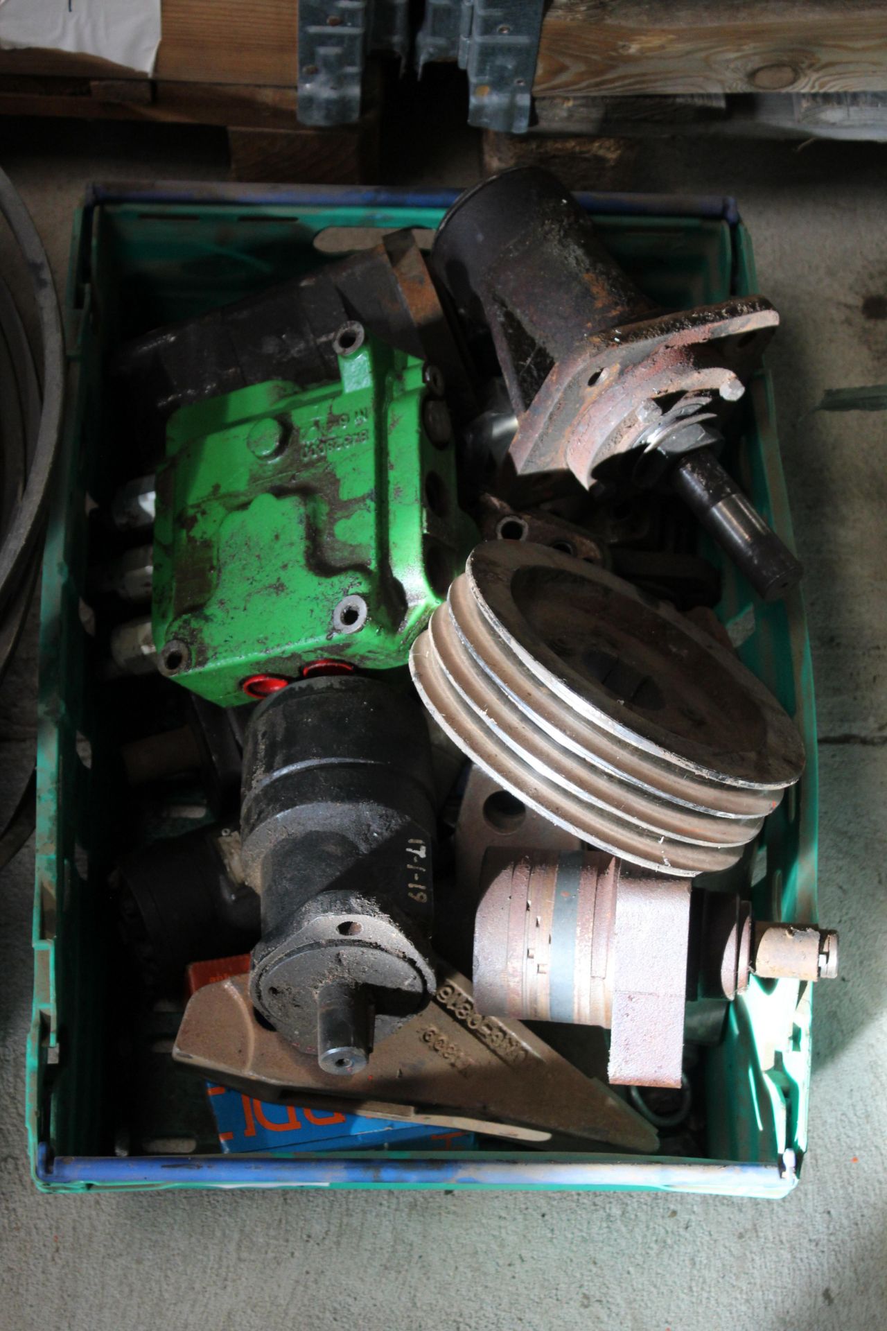 Various hydraulic pumps, motors etc. V