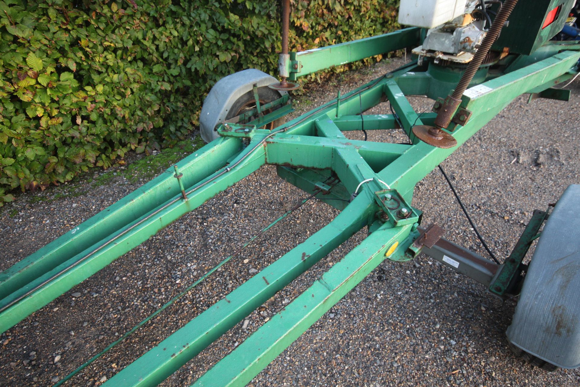 Simon Gofor 120 trailed electric cherry picker. 1990. Serial number 3355. With built in charger. V - Image 9 of 27