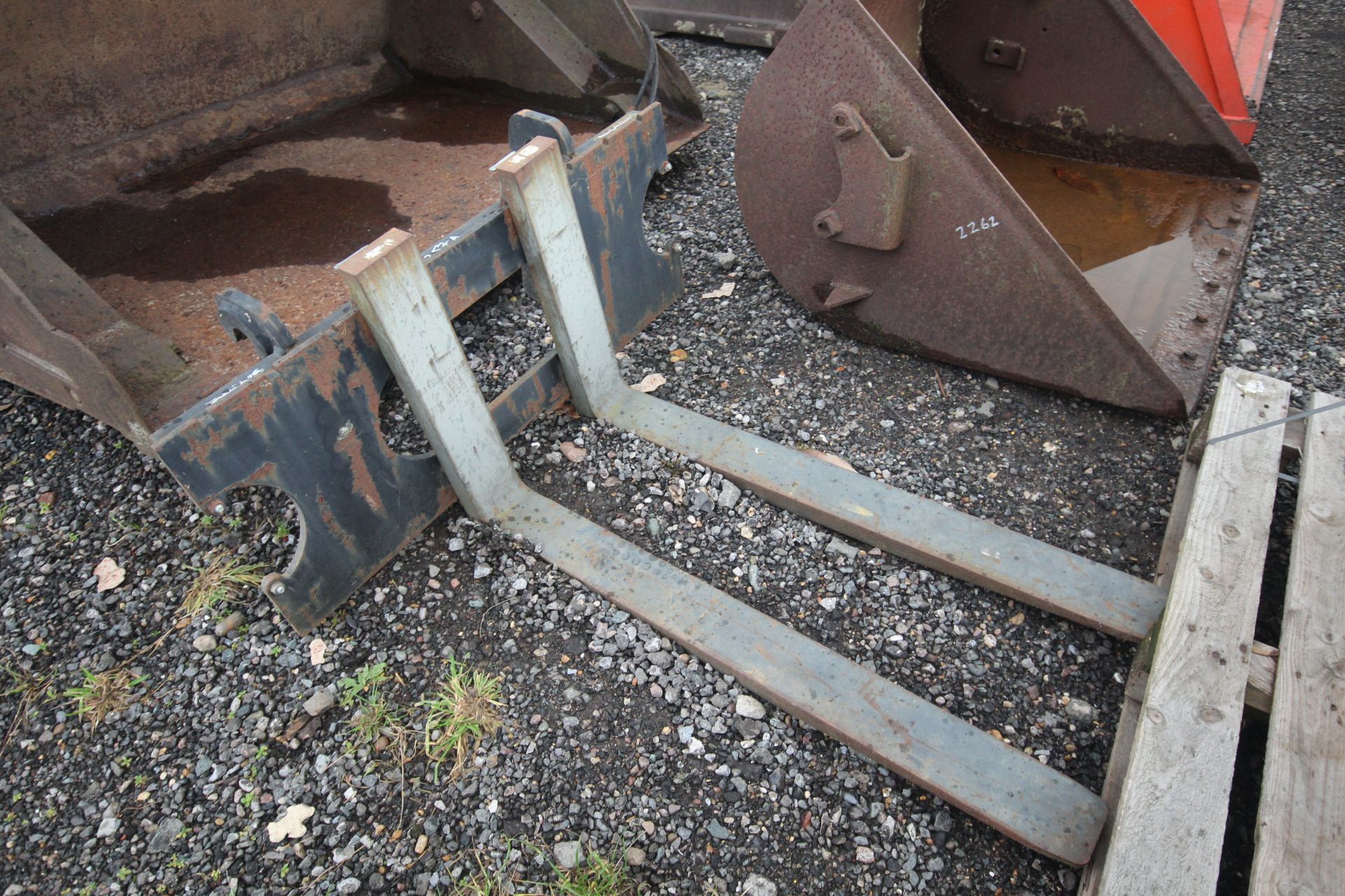 Pallet tines on headstock. 2013. V