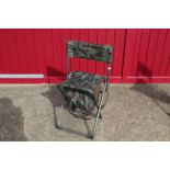 Folding hunting stool (225lb). V