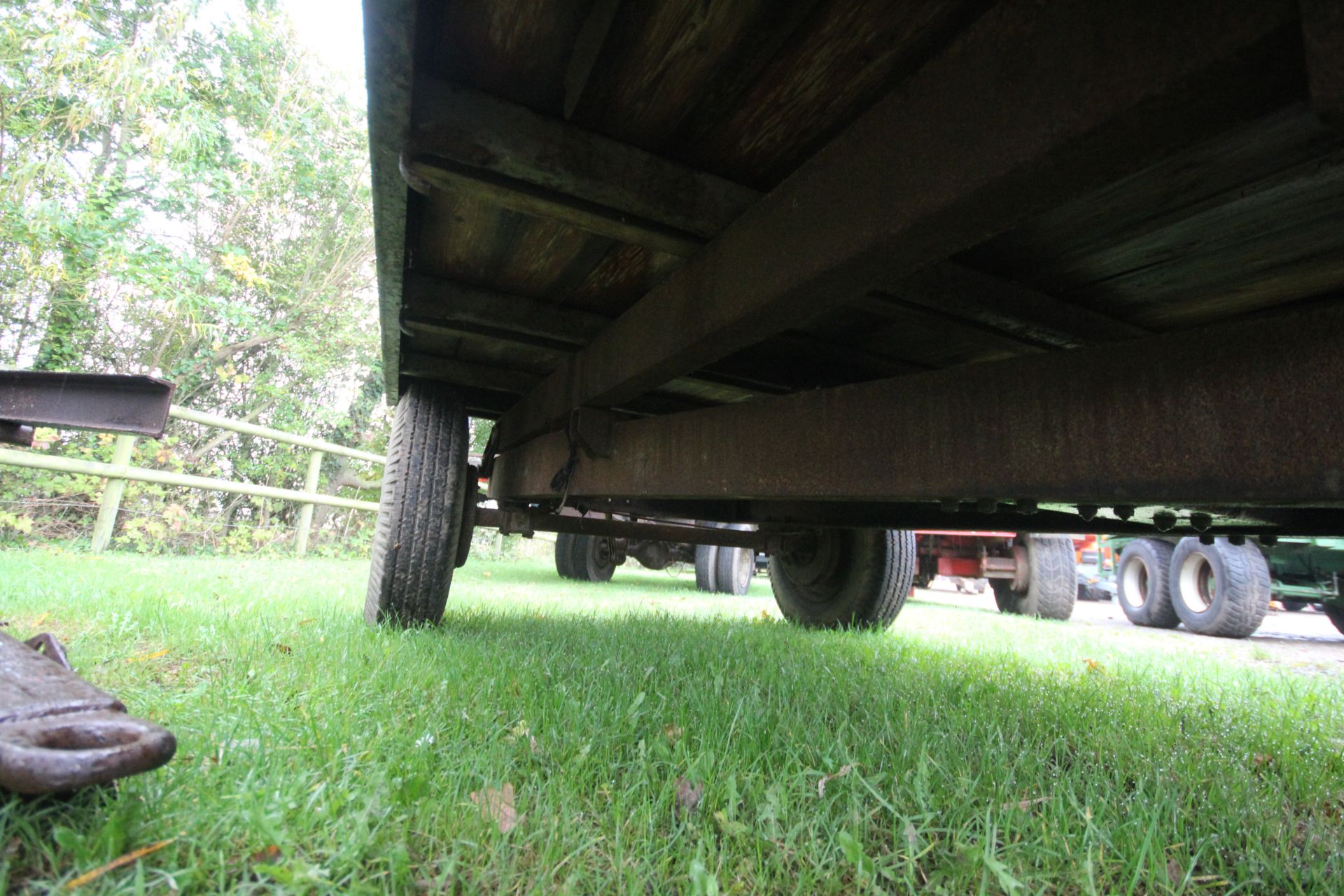 Ferguson FJEA-40 3T tipping trailer. With drop in sides and 12-stud axle. Badged. Serial number - Image 11 of 15