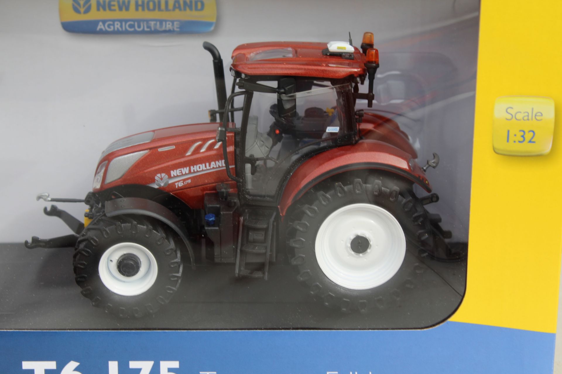 UH New Holland T6.175 Terracotta Tractor - Limited Edition 1/32. V - Image 2 of 2