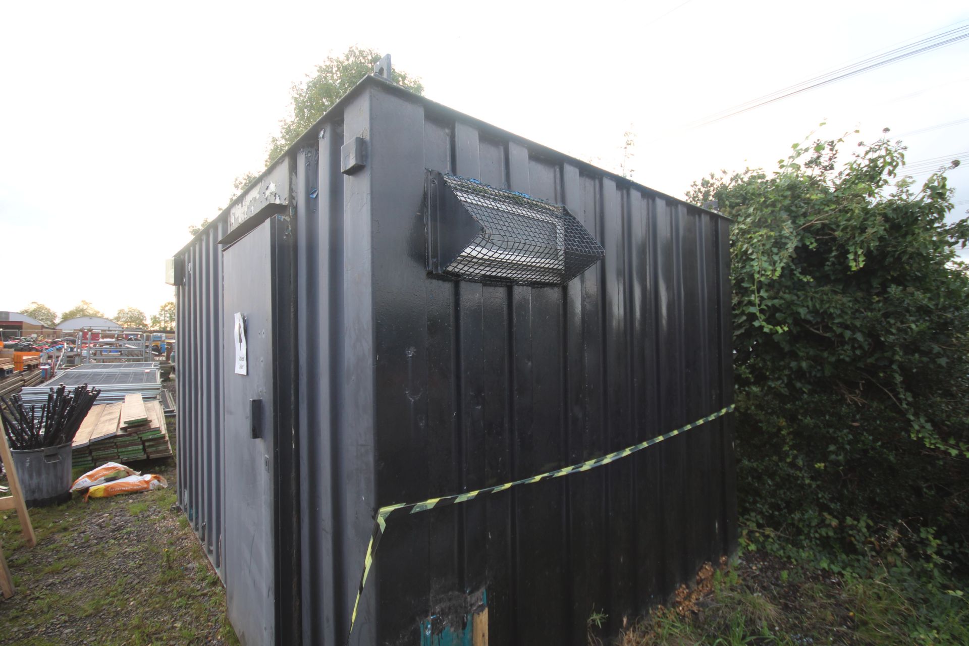 Fully fitted container toilet block. Single ladies and 2+1 gents. Recently removed. V - Image 4 of 17