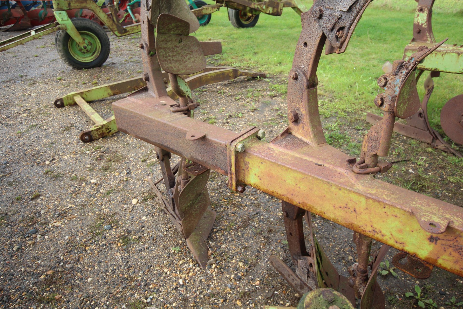 Dowdeswell DP1 single offset 4+1F reversible plough. - Image 13 of 22