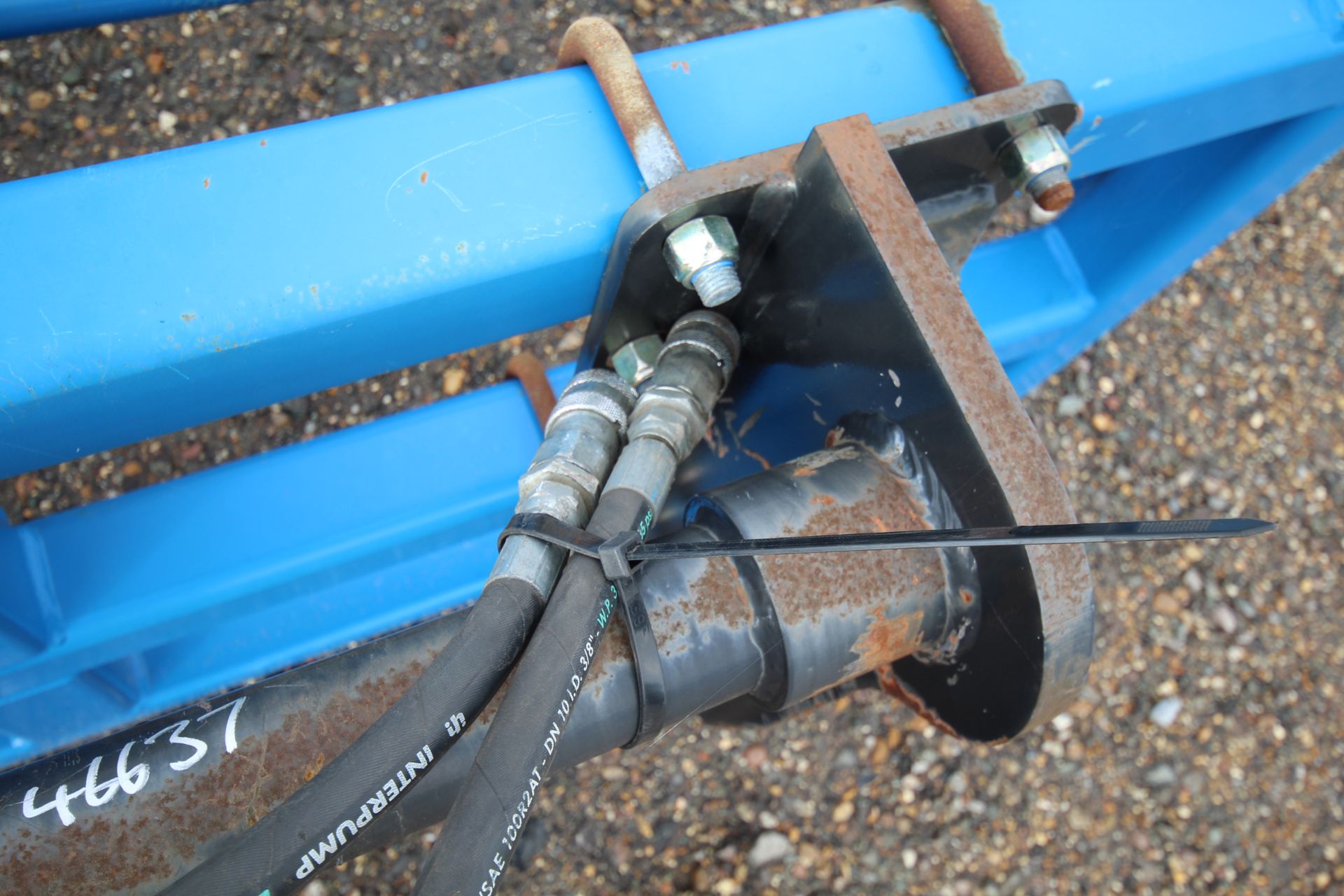 Flat 8 bale grab with guide rail. Manitou brackets. - Image 12 of 12