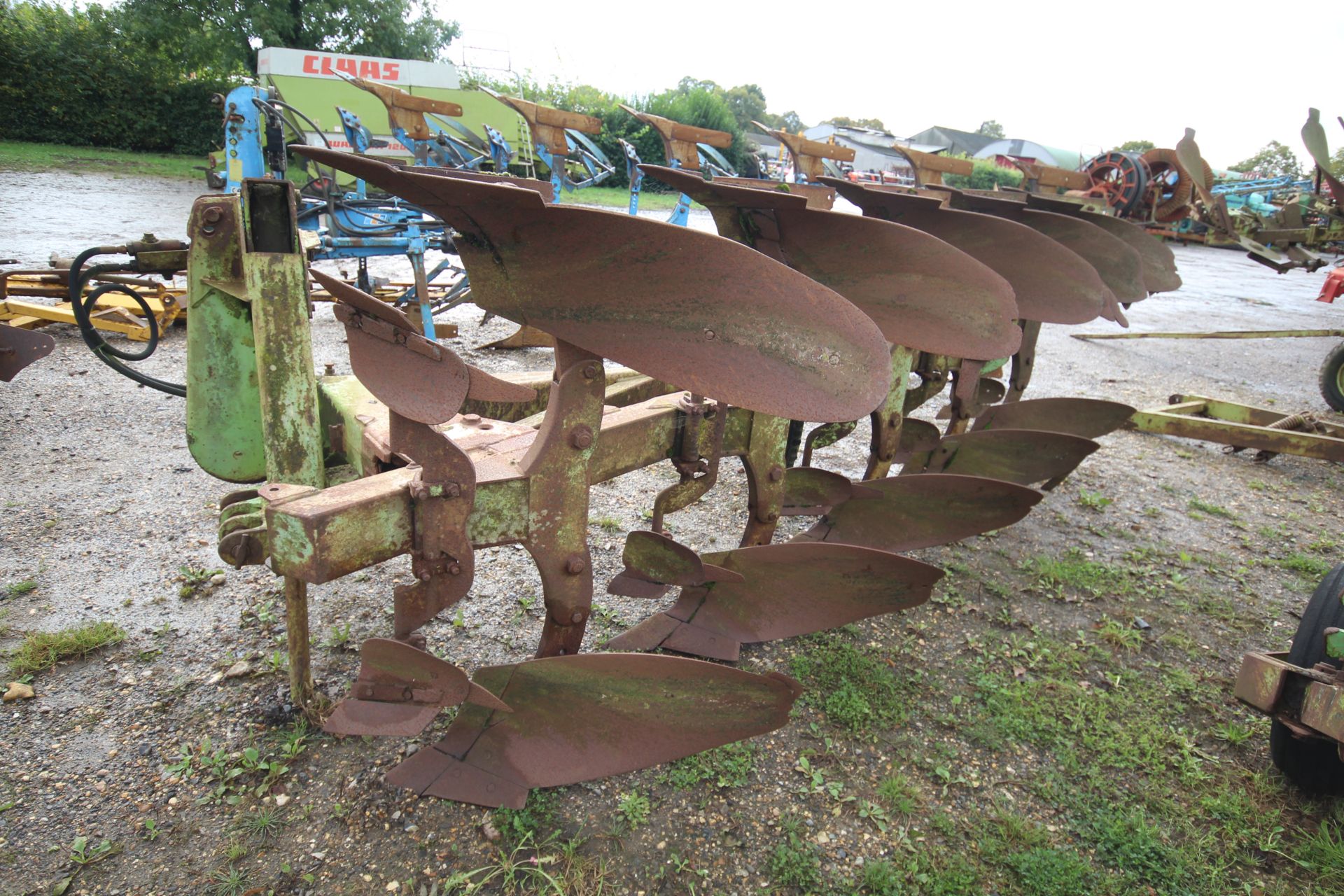 Dowdeswell DP1 single offset 4+1F reversible plough.