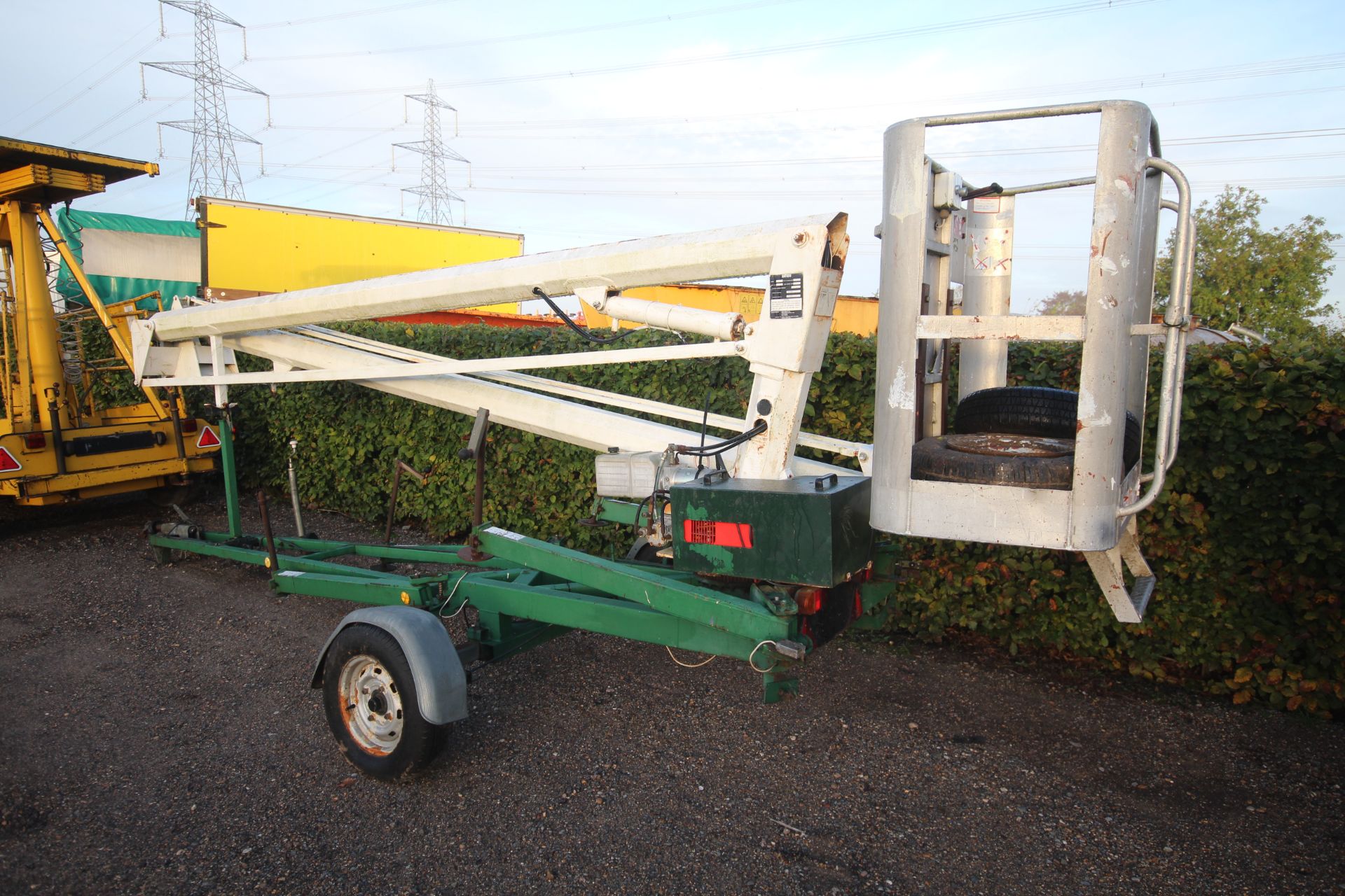 Simon Gofor 120 trailed electric cherry picker. 1990. Serial number 3355. With built in charger. V - Image 2 of 27