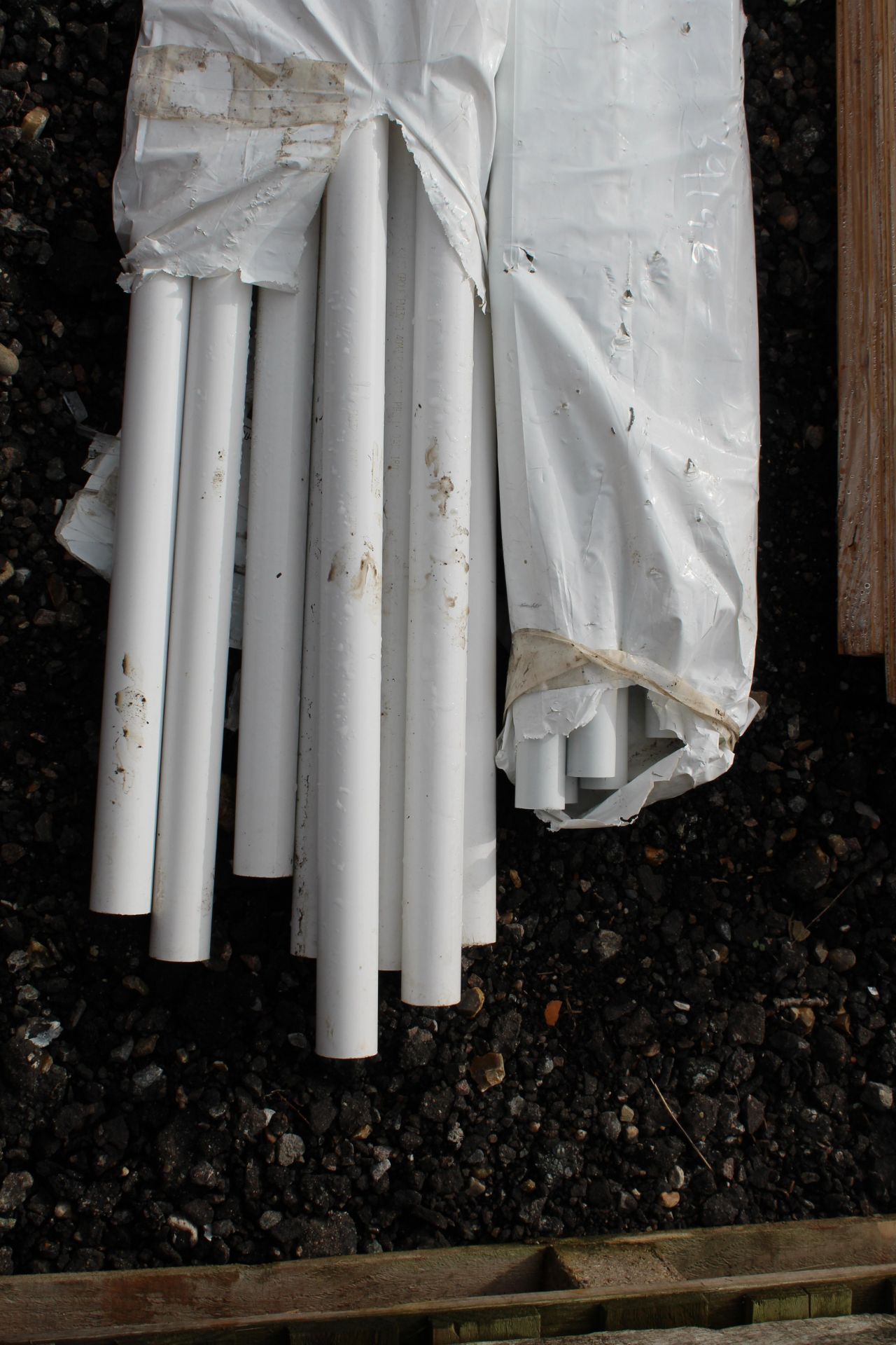 Quantity of large conduit/ pipe. - Image 2 of 2