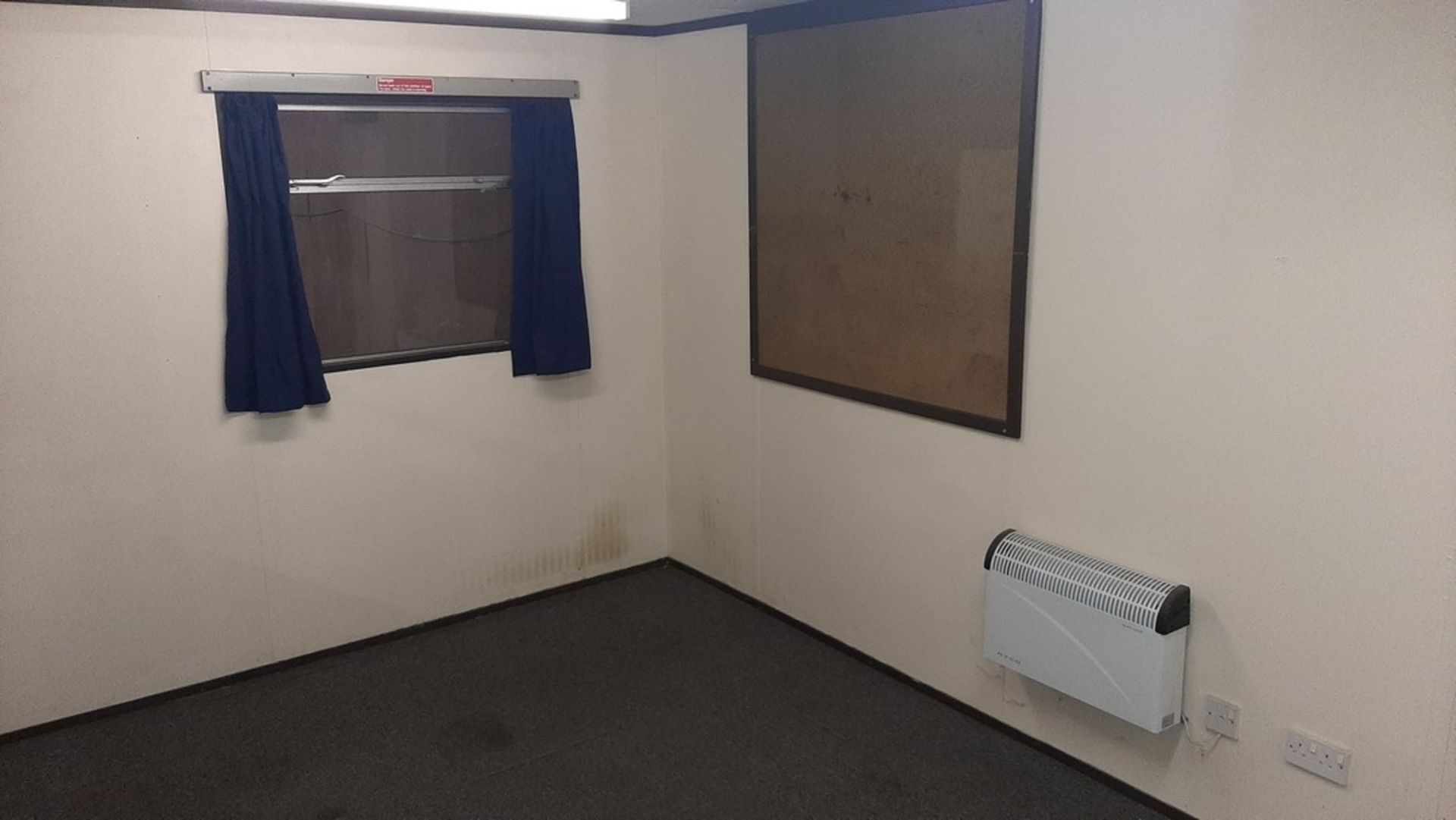 10ft x 32ft jack leg cabin. With two 10ftx 14ft rooms and hall. Used as office inside building. - Image 20 of 25