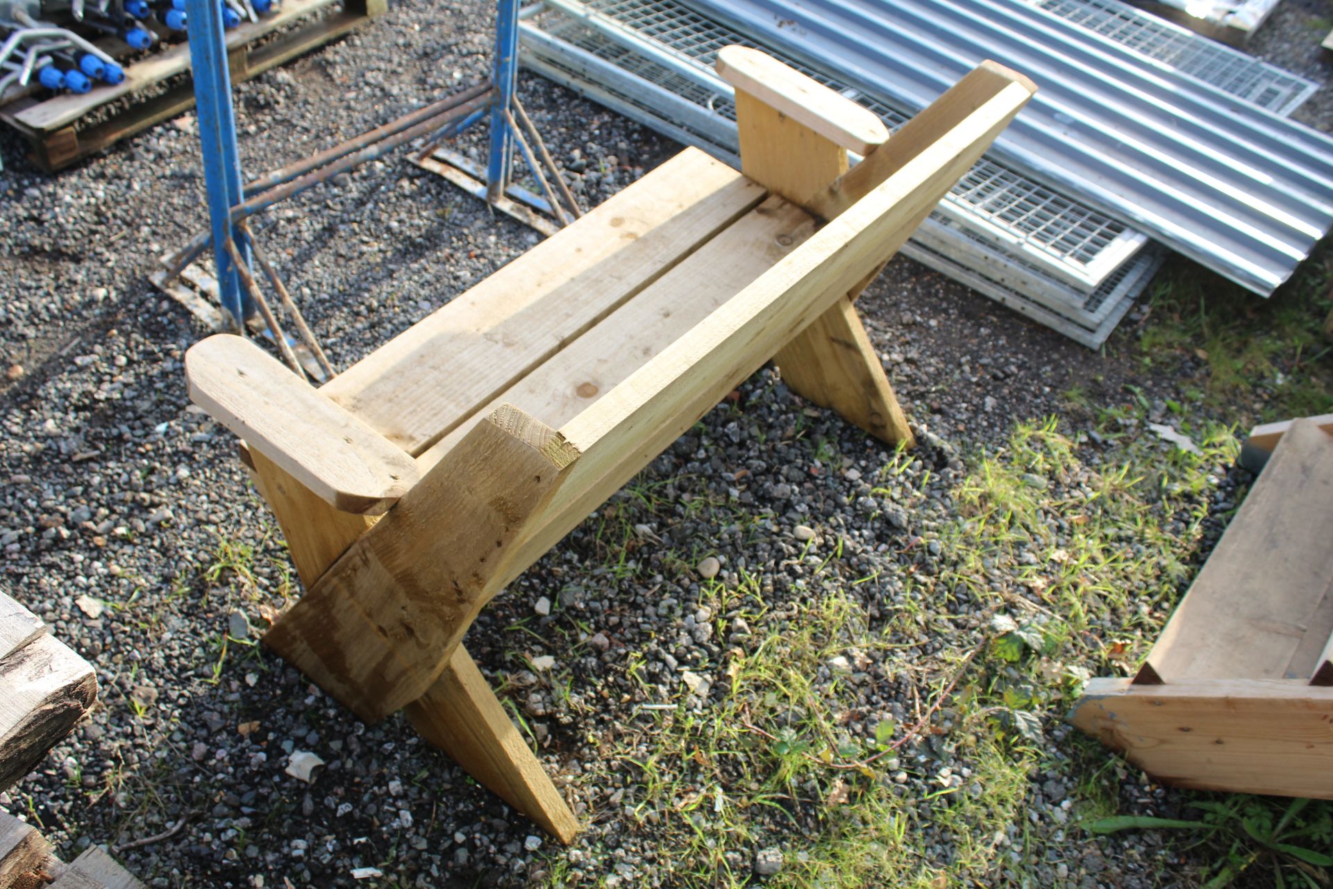 Wooden bench. - Image 3 of 4