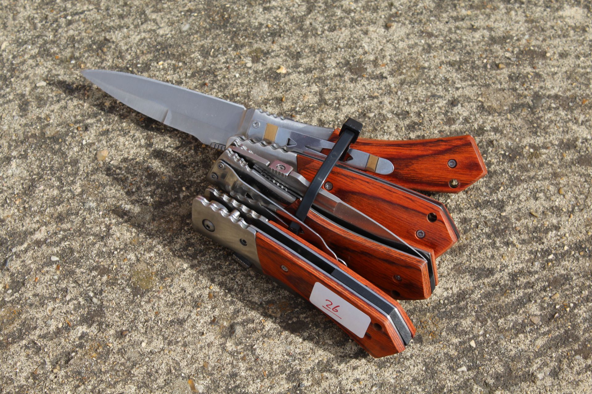 4x British folding pocket knife. V