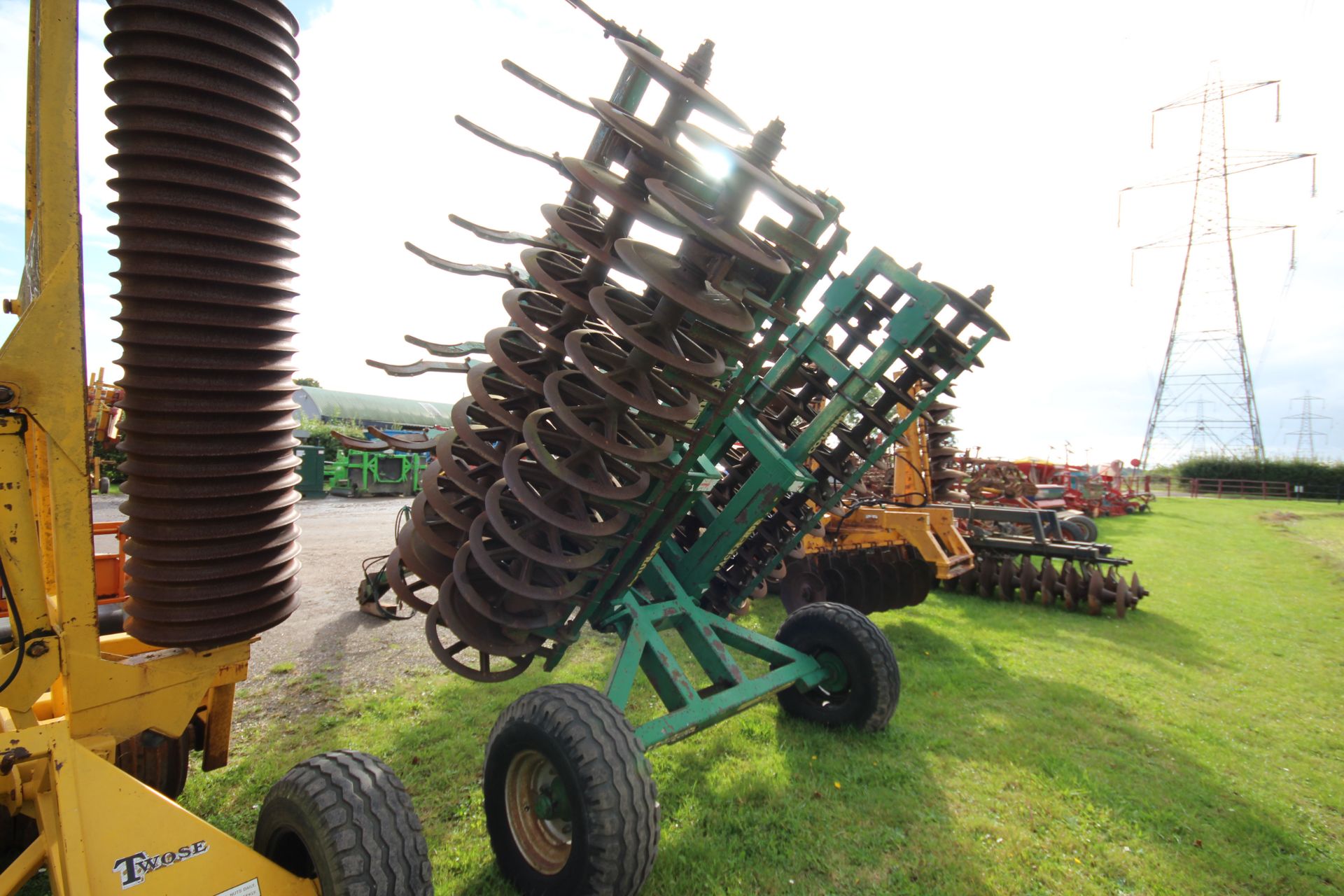 Cousins 5.6m hydraulic folding double press. With leading tines. V - Image 4 of 34