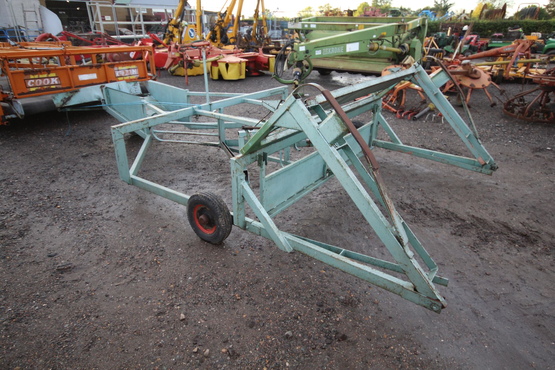 Cook Windrower flat 8 bale sledge. V - Image 4 of 15