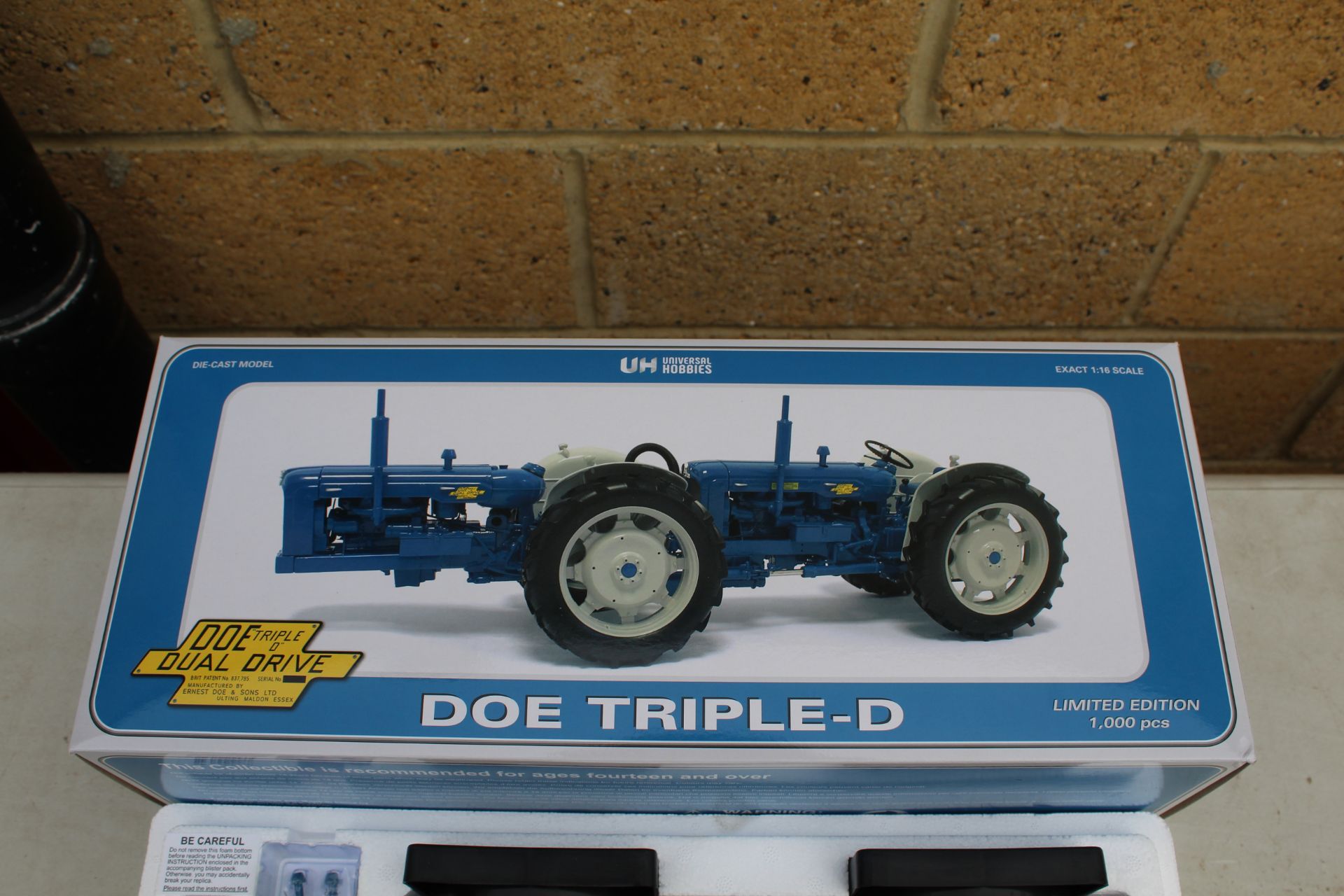 UH Doe Triple D Tractor - Limited Edition 1/16. V - Image 4 of 4
