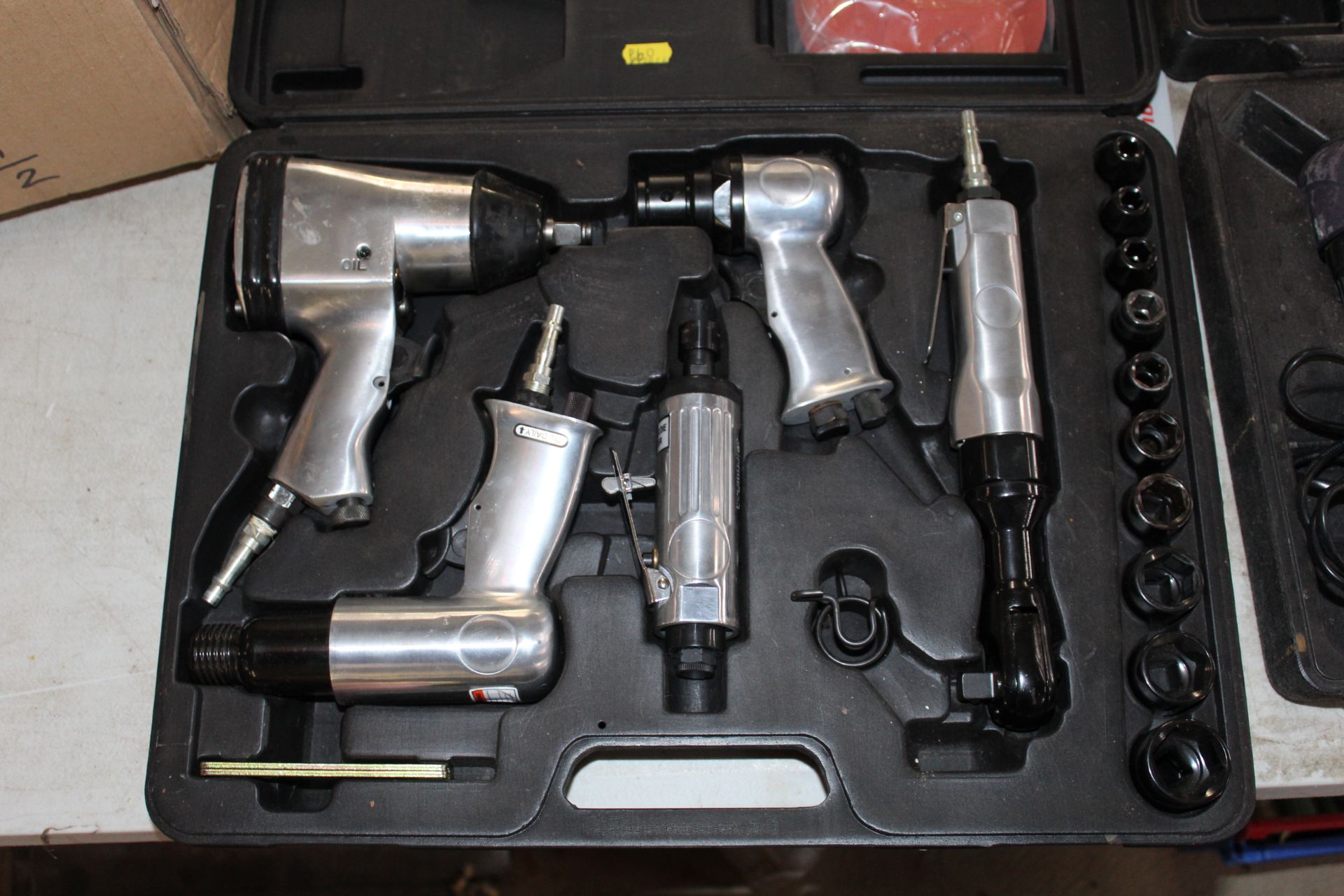 Hyperion 35-piece ½in drive air tool kit. - Image 2 of 3