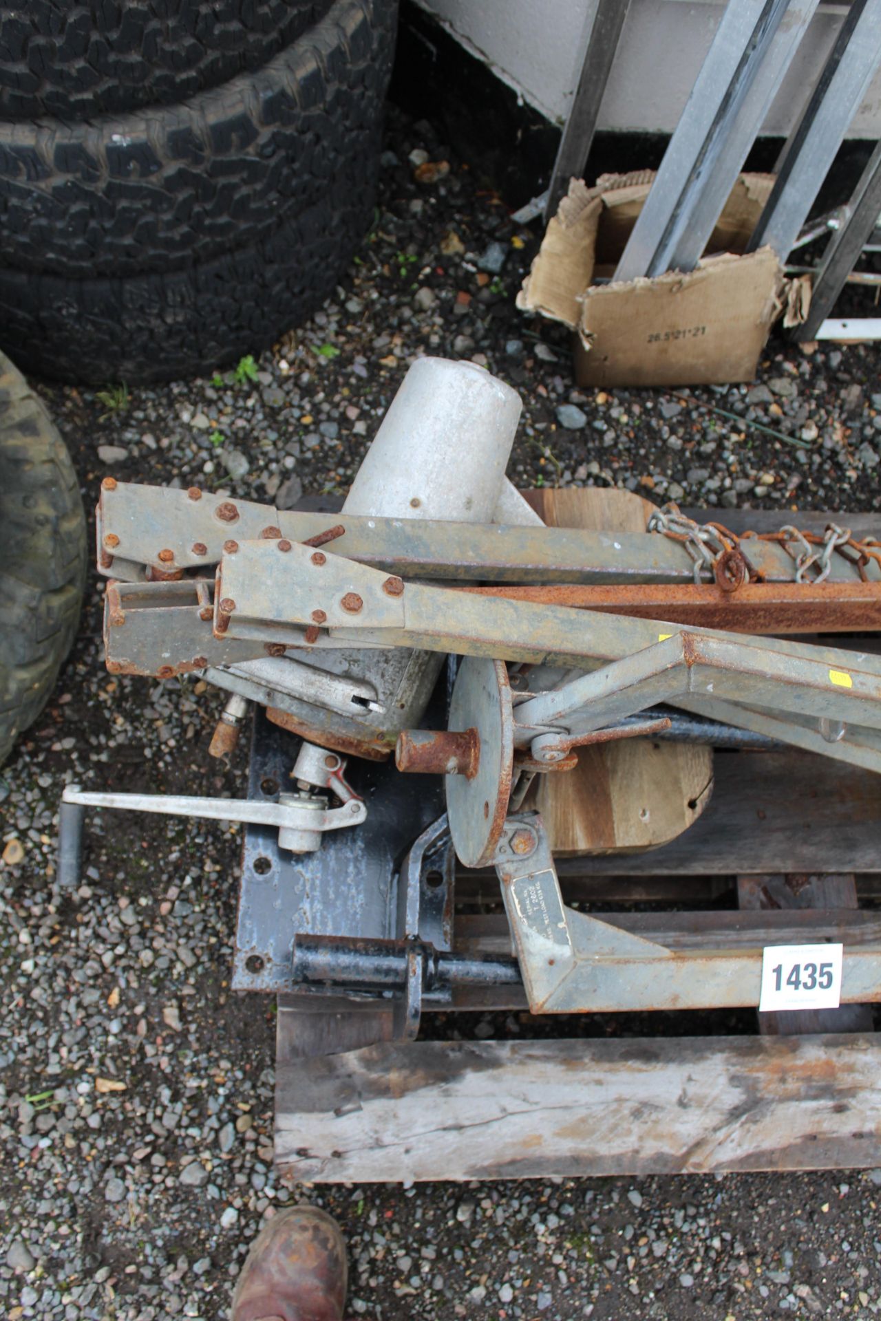 3 legged manhole hoist and crane. - Image 4 of 4