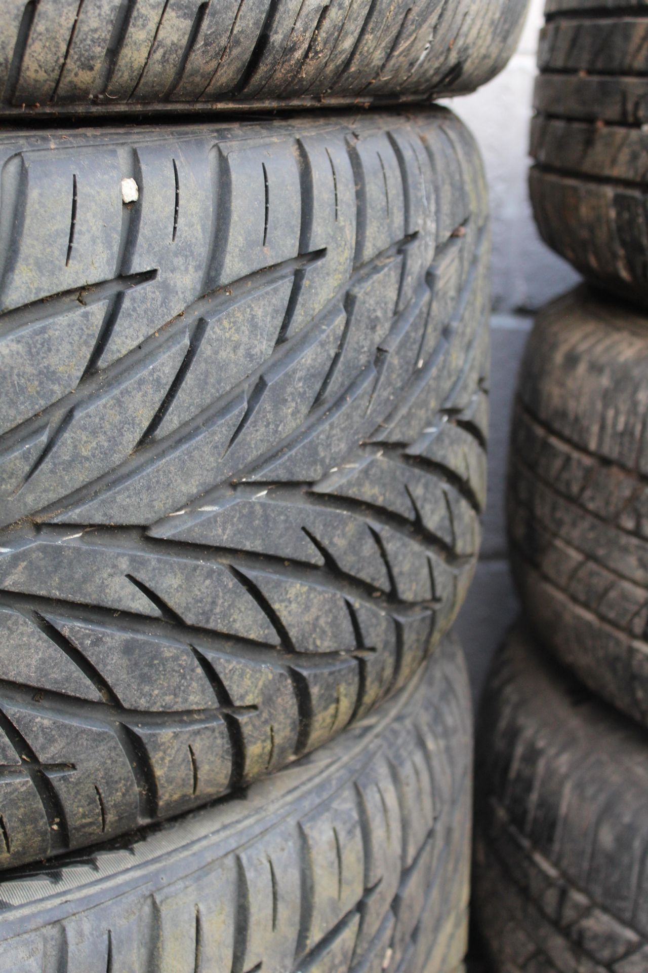 4x Range Rover alloy wheels and tyres. V - Image 4 of 7