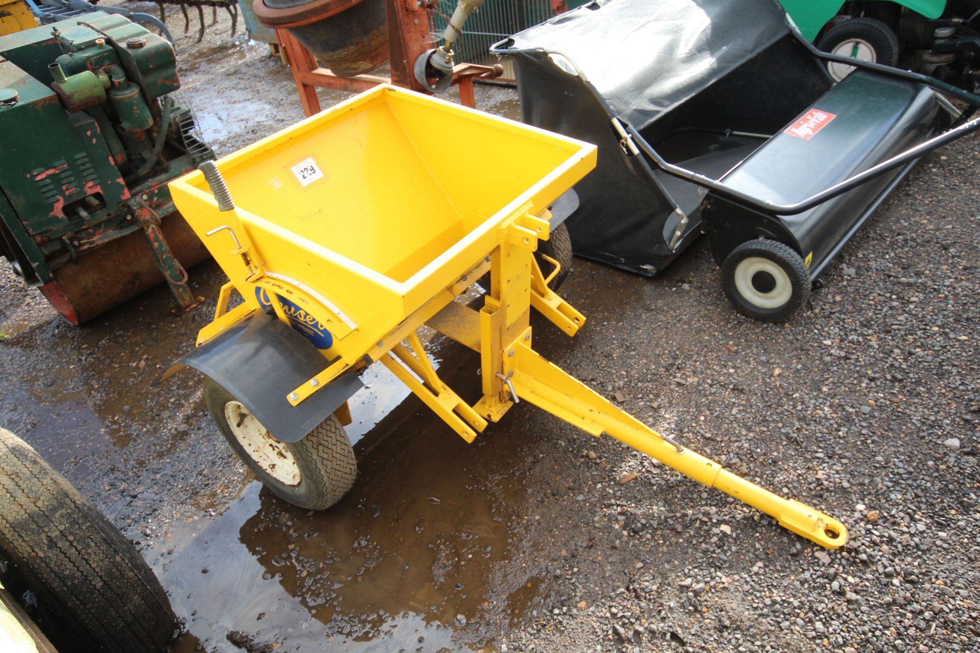 Cruiser 80 grit/ salt drop spreader. Serial number C80 1771. With MiniMax spread mechanism. V