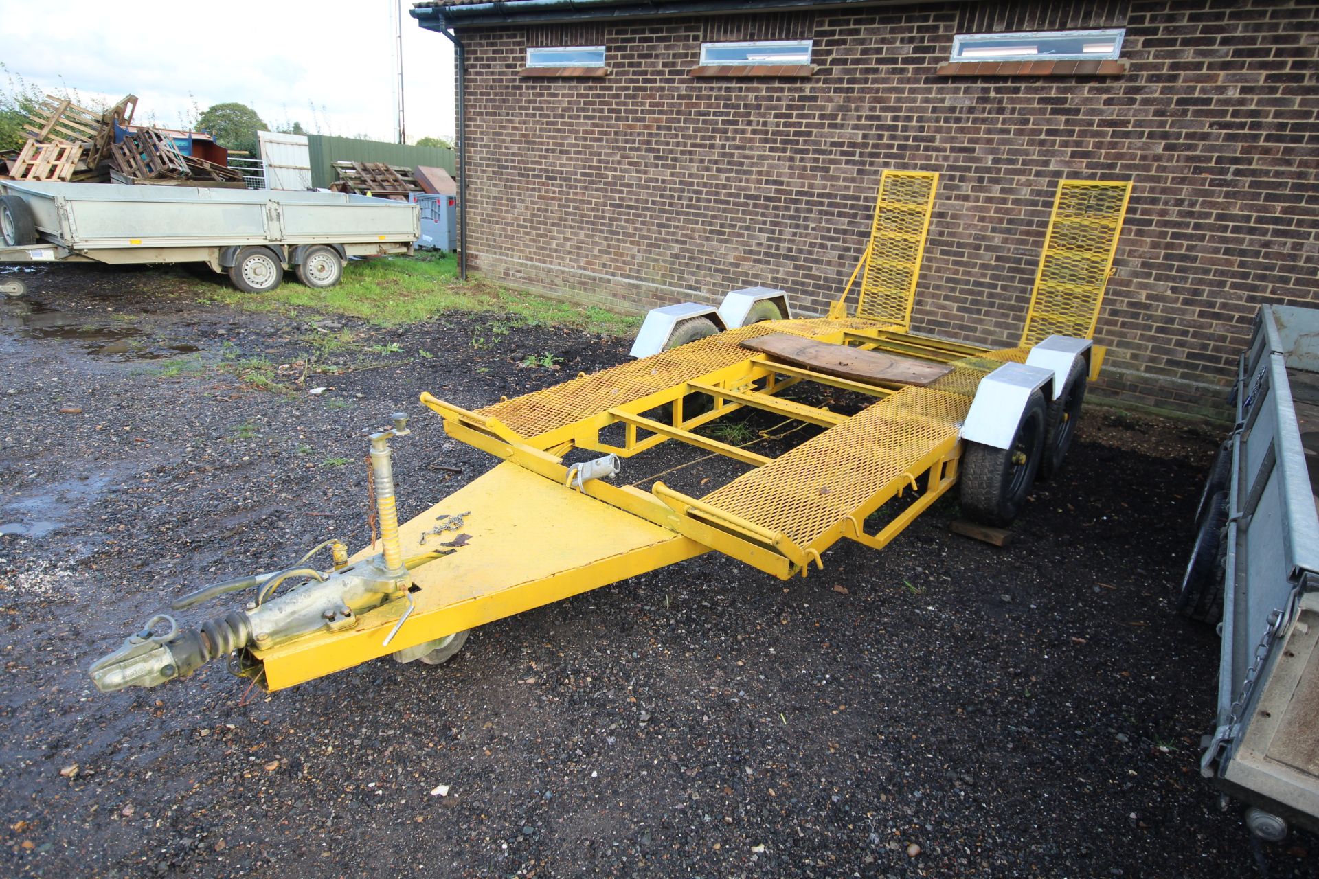 14ft x 6ft twin axle car transporter trailer. With ramps. - Image 2 of 15