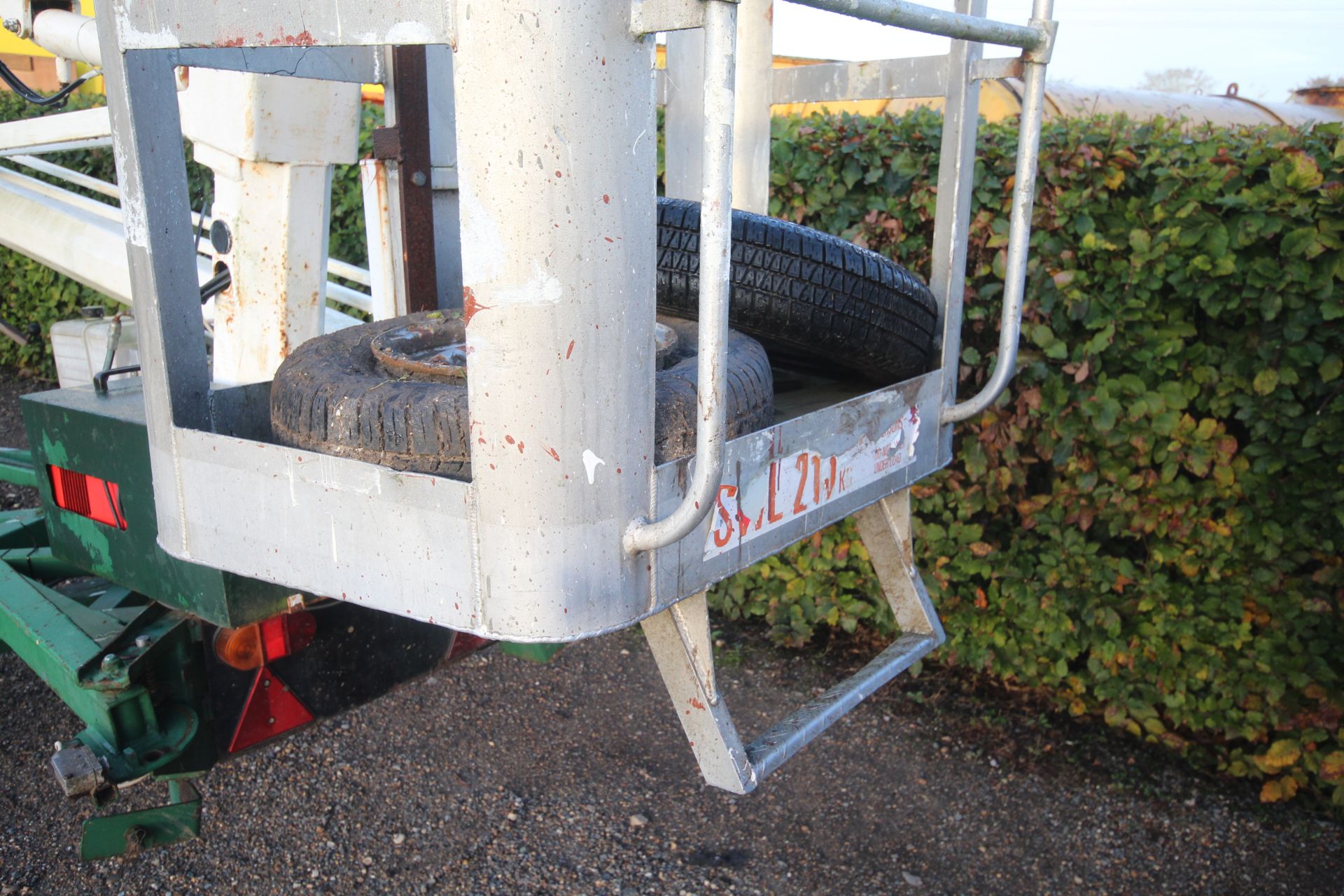 Simon Gofor 120 trailed electric cherry picker. 1990. Serial number 3355. With built in charger. V - Image 15 of 27