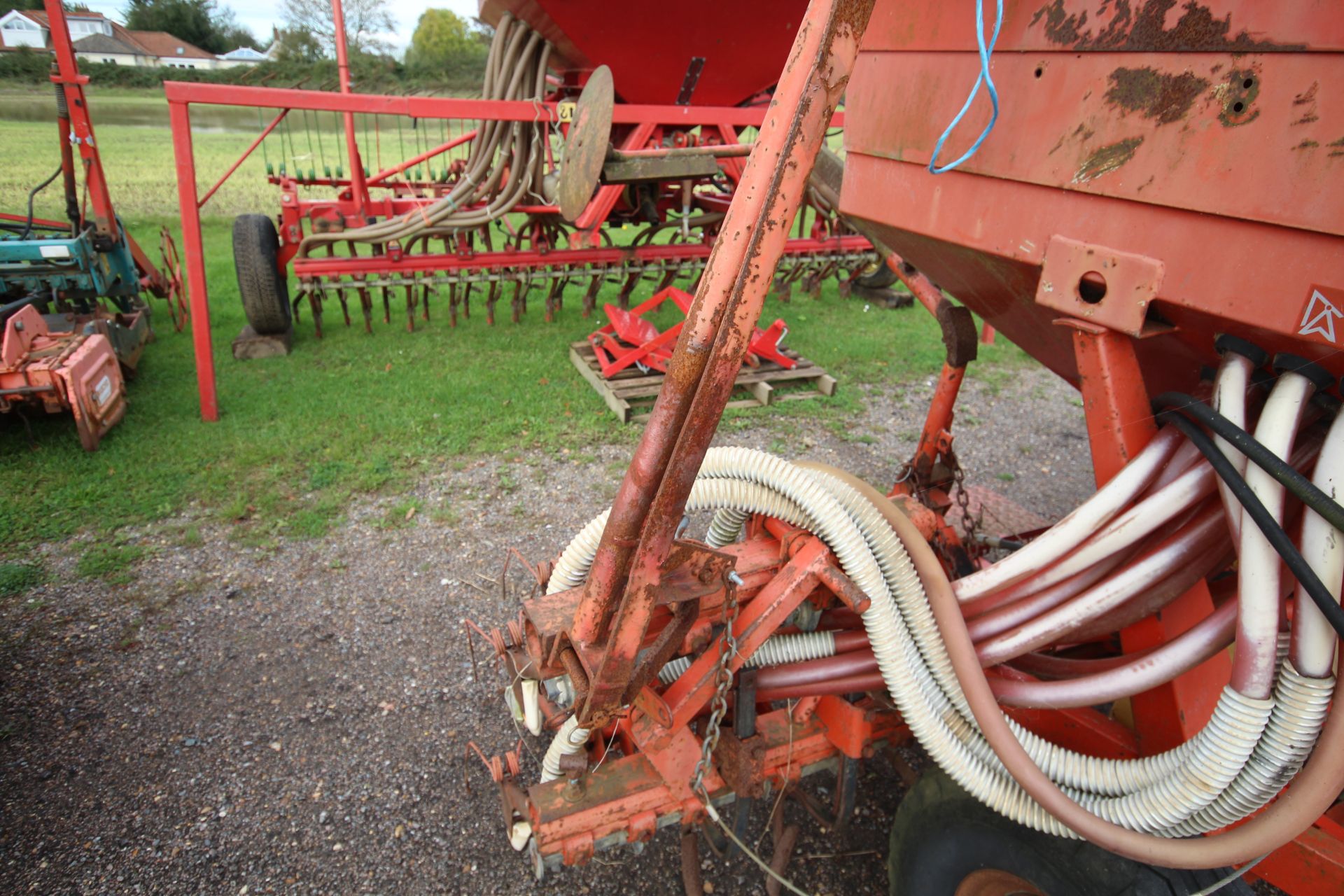 Accord Pneumatic DL 4M mounted Suffolk coulter drill. - Image 13 of 28