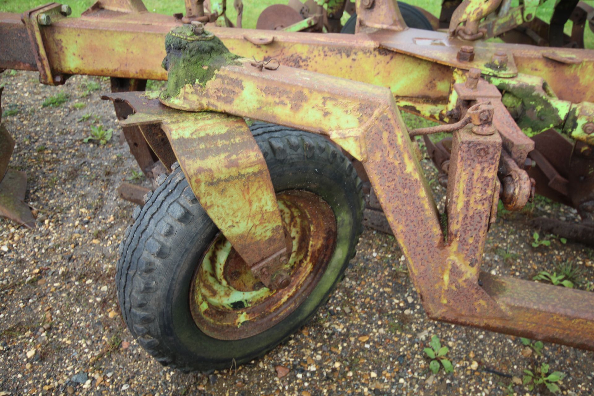 Dowdeswell DP1 single offset 4+1F reversible plough. - Image 14 of 22
