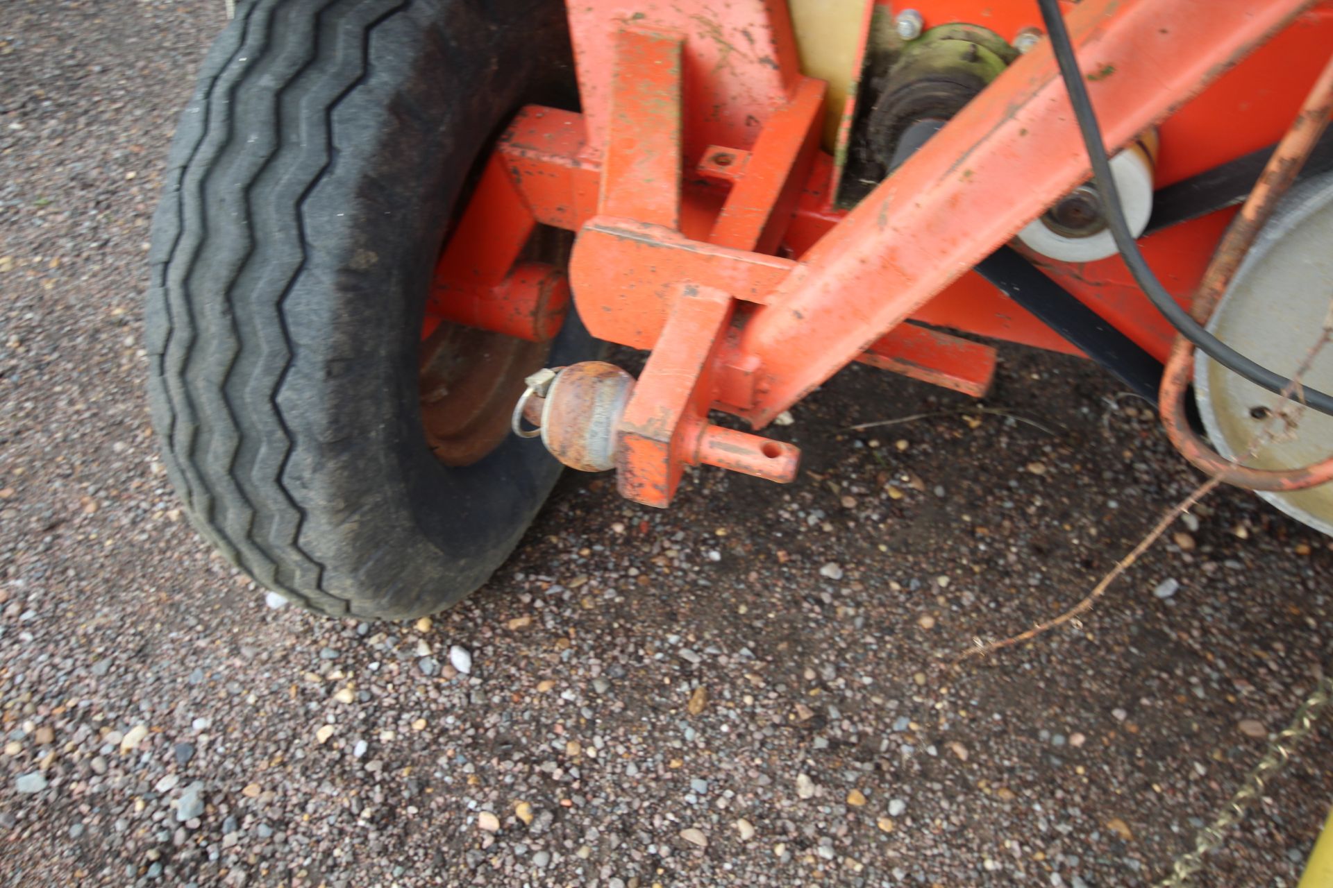 Accord Pneumatic DL 4M mounted Suffolk coulter drill. - Image 7 of 28