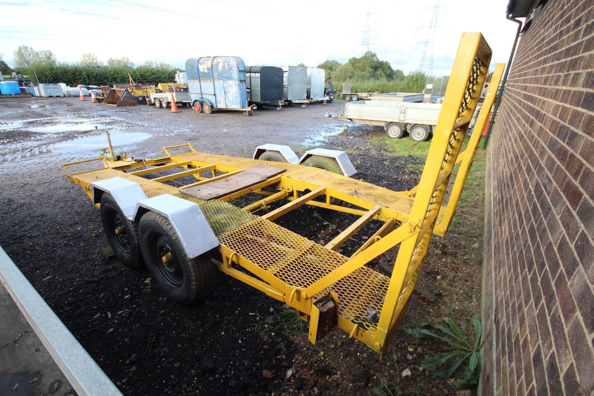 14ft x 6ft twin axle car transporter trailer. With ramps. - Image 3 of 15