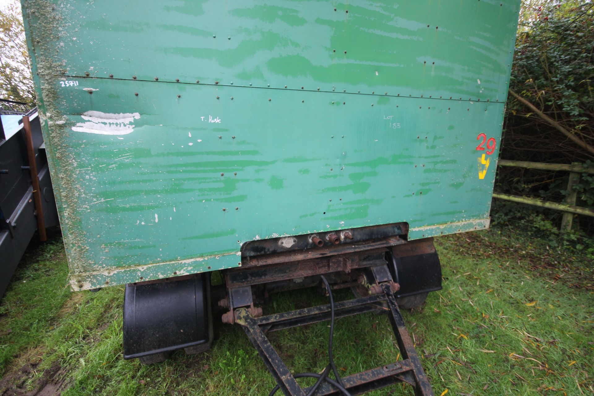 4-wheel turntable beavertail low loader trailer. With Manual ramps and front workshop. V - Image 8 of 25