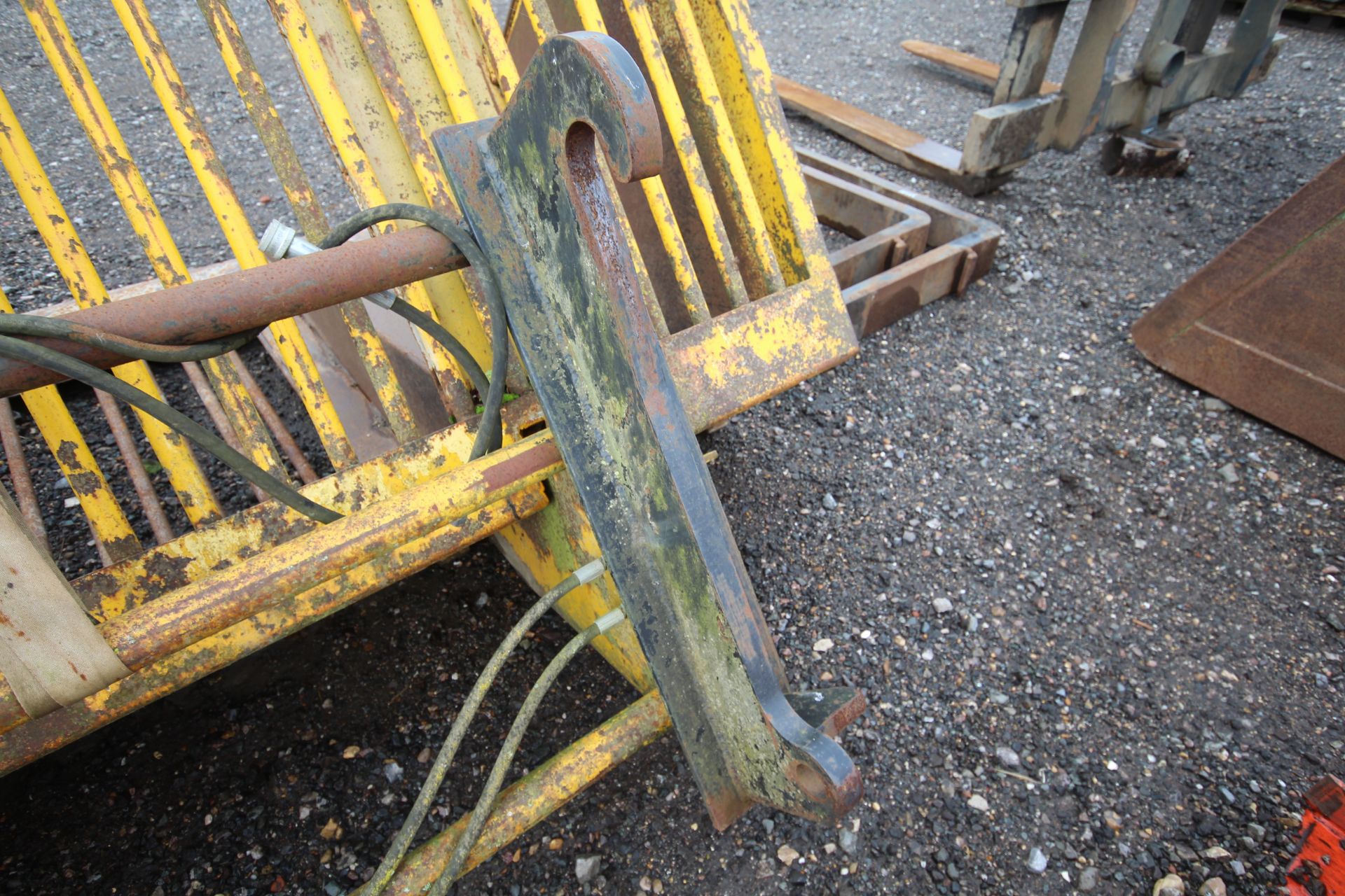 Toe tip beet bucket. JCB Q fit brackets. V - Image 9 of 11