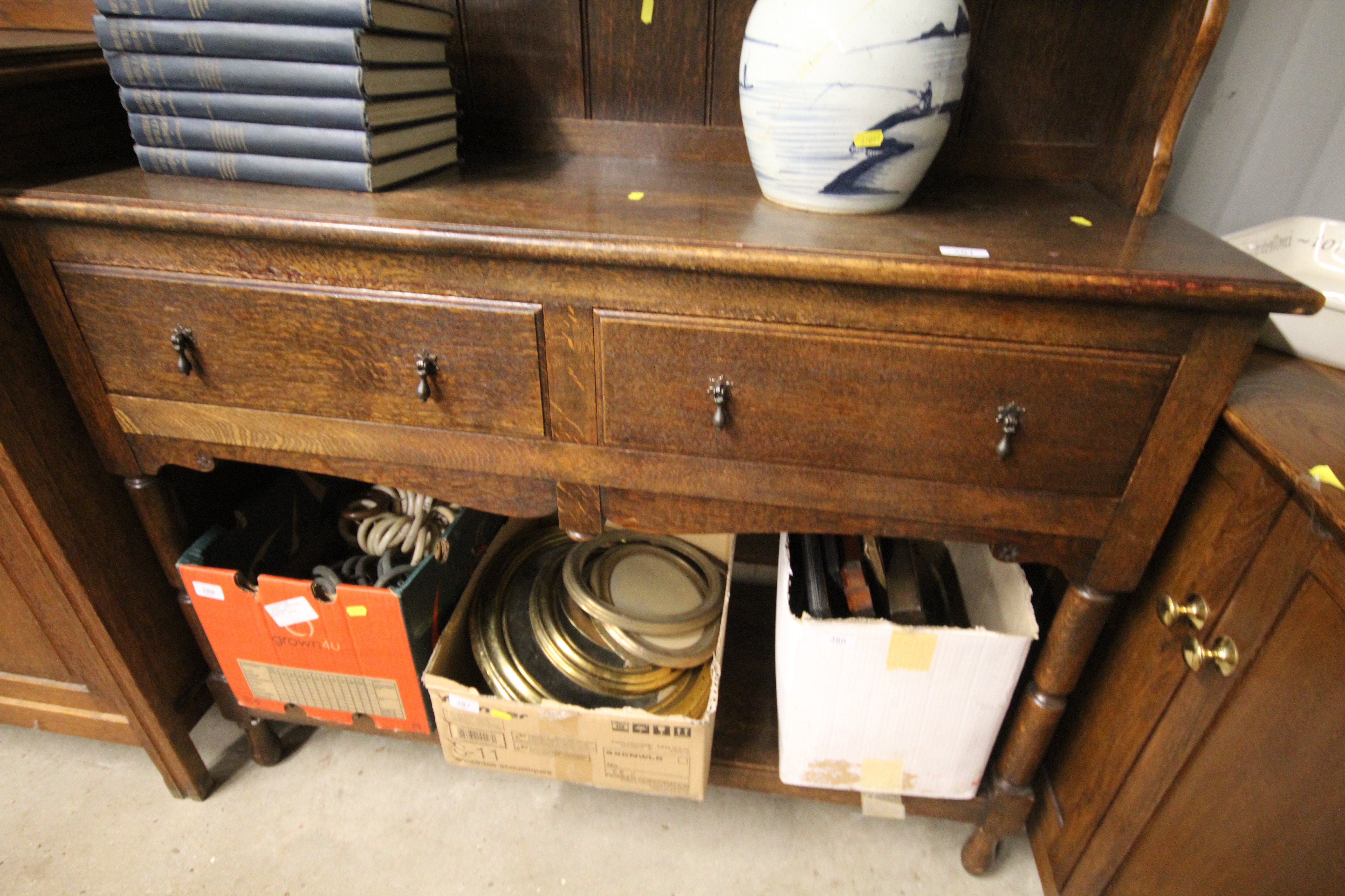 An oak dresser - Bild 3 aus 3