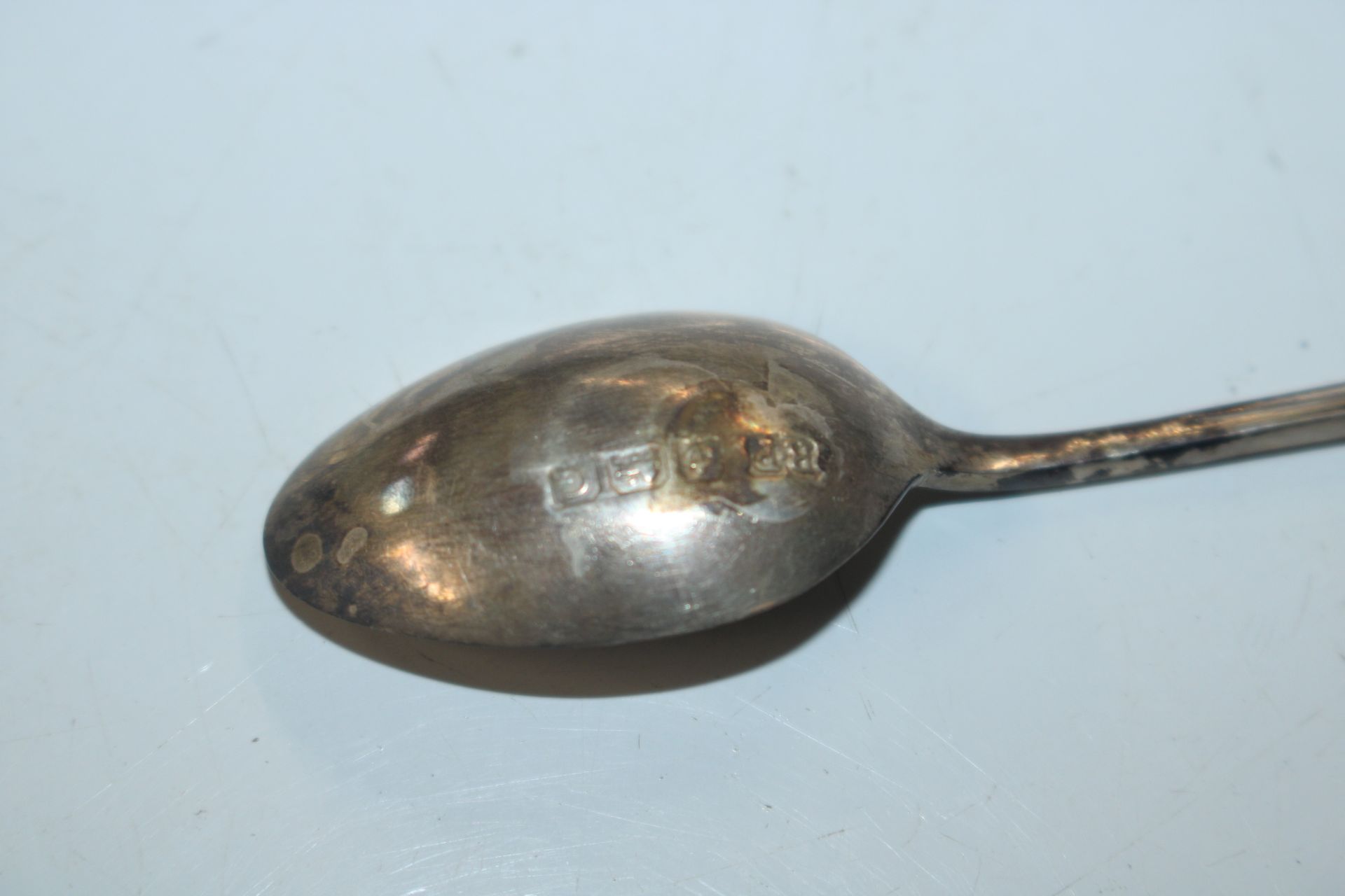 A cased set of six silver coffee spoons Birmingham 1931, total wei - Image 2 of 2