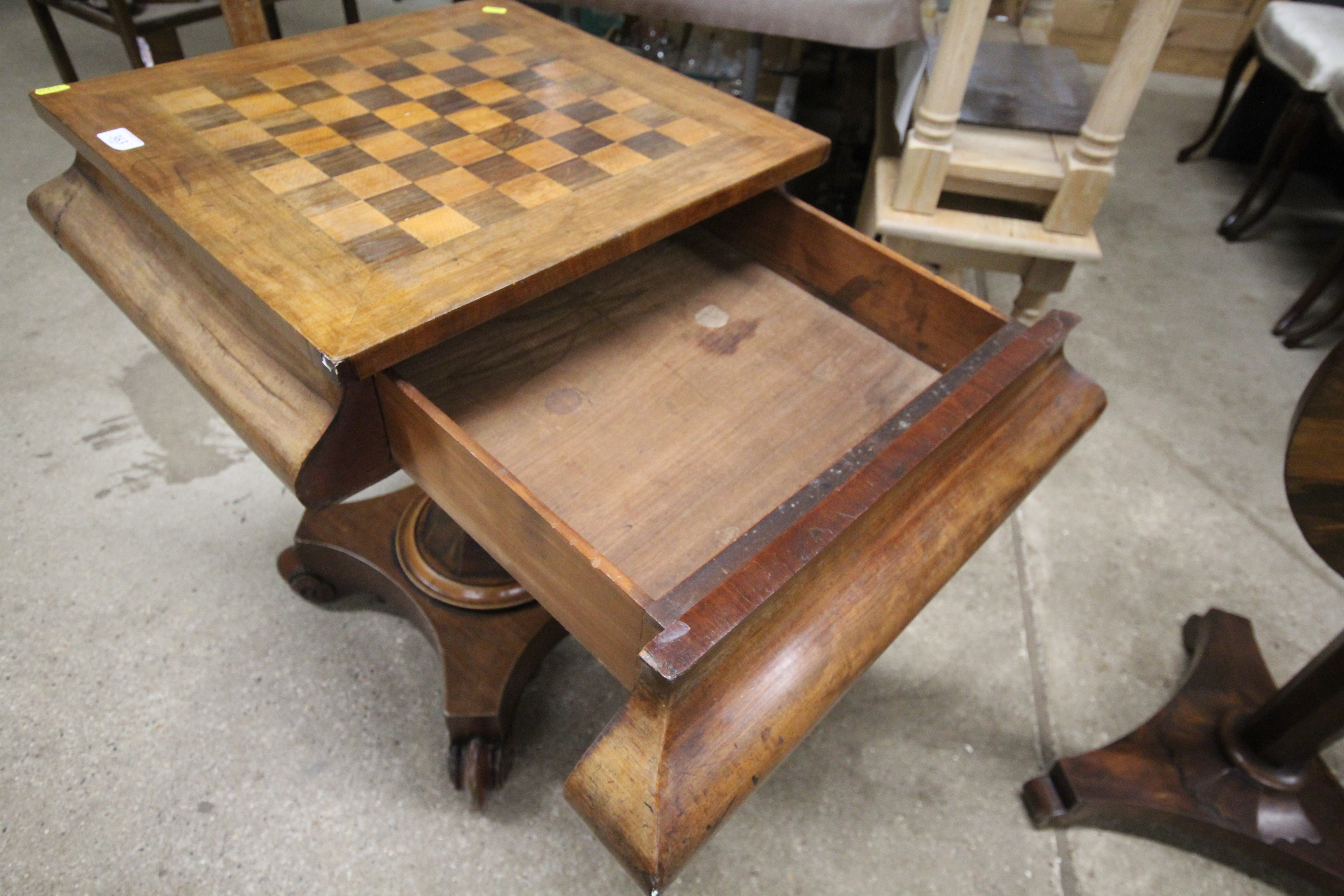 A 19th Century mahogany and inlaid games table - Bild 5 aus 9