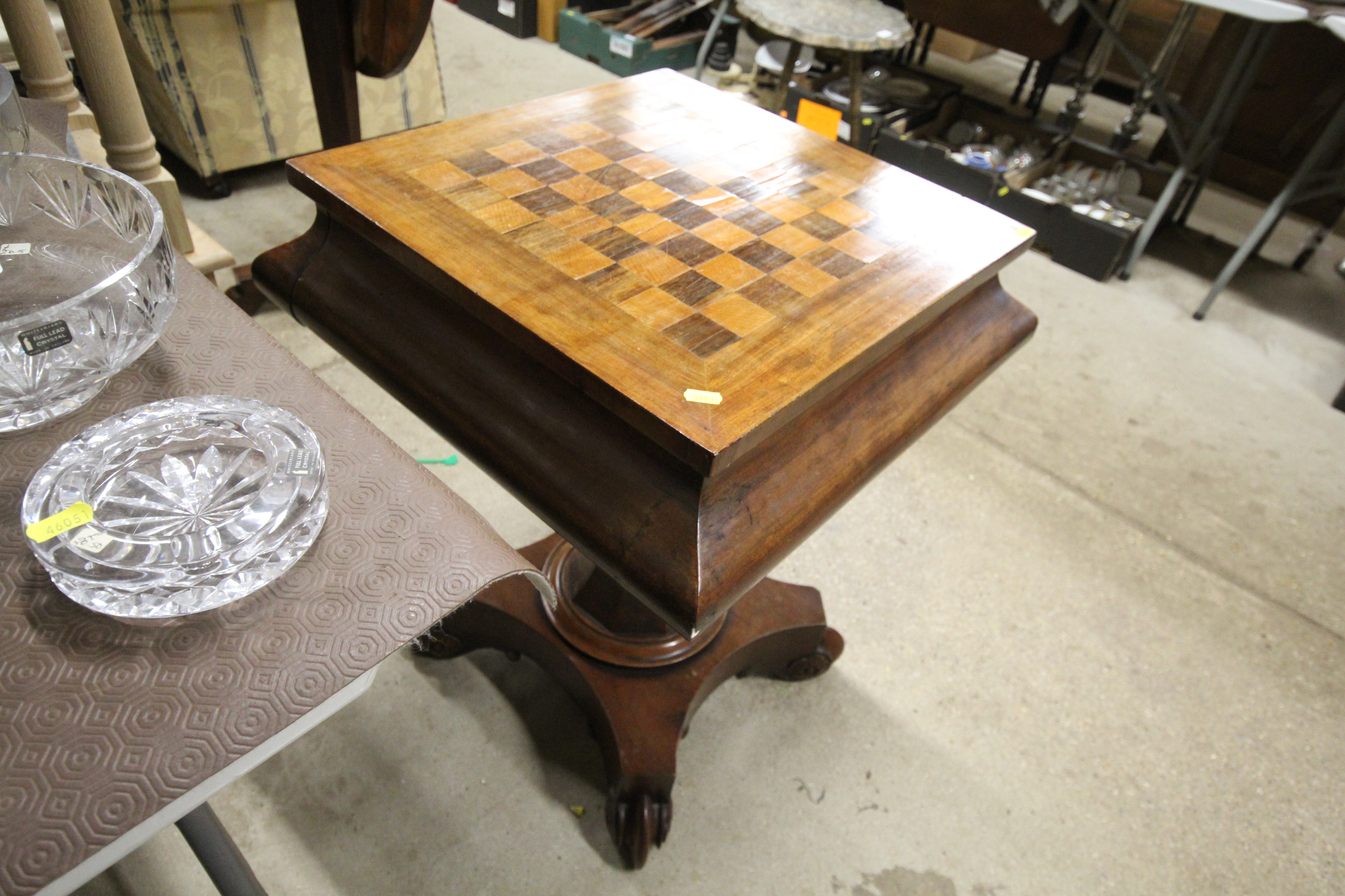 A 19th Century mahogany and inlaid games table - Bild 3 aus 9
